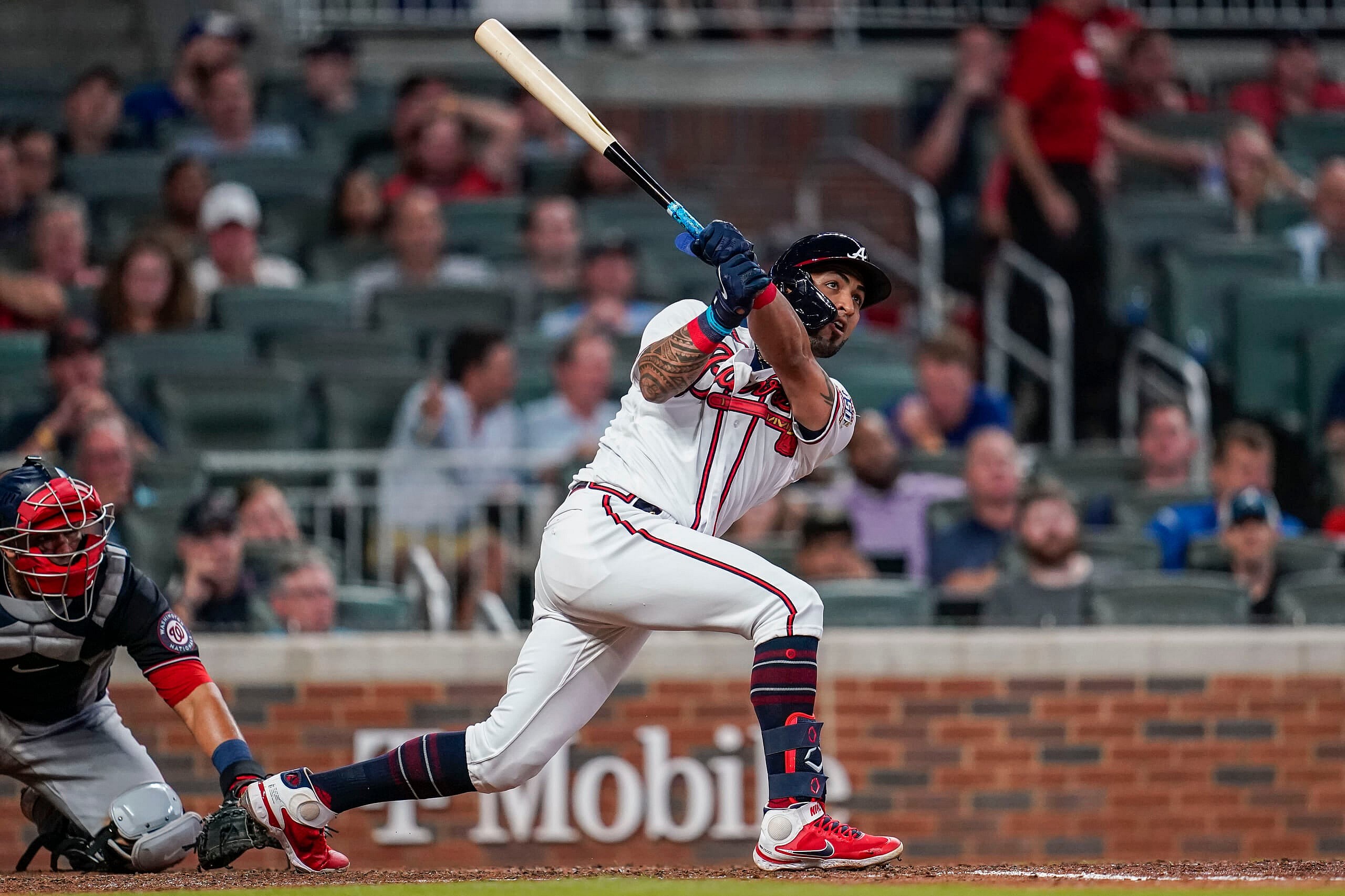 eddie rosario signs with washington nationals
