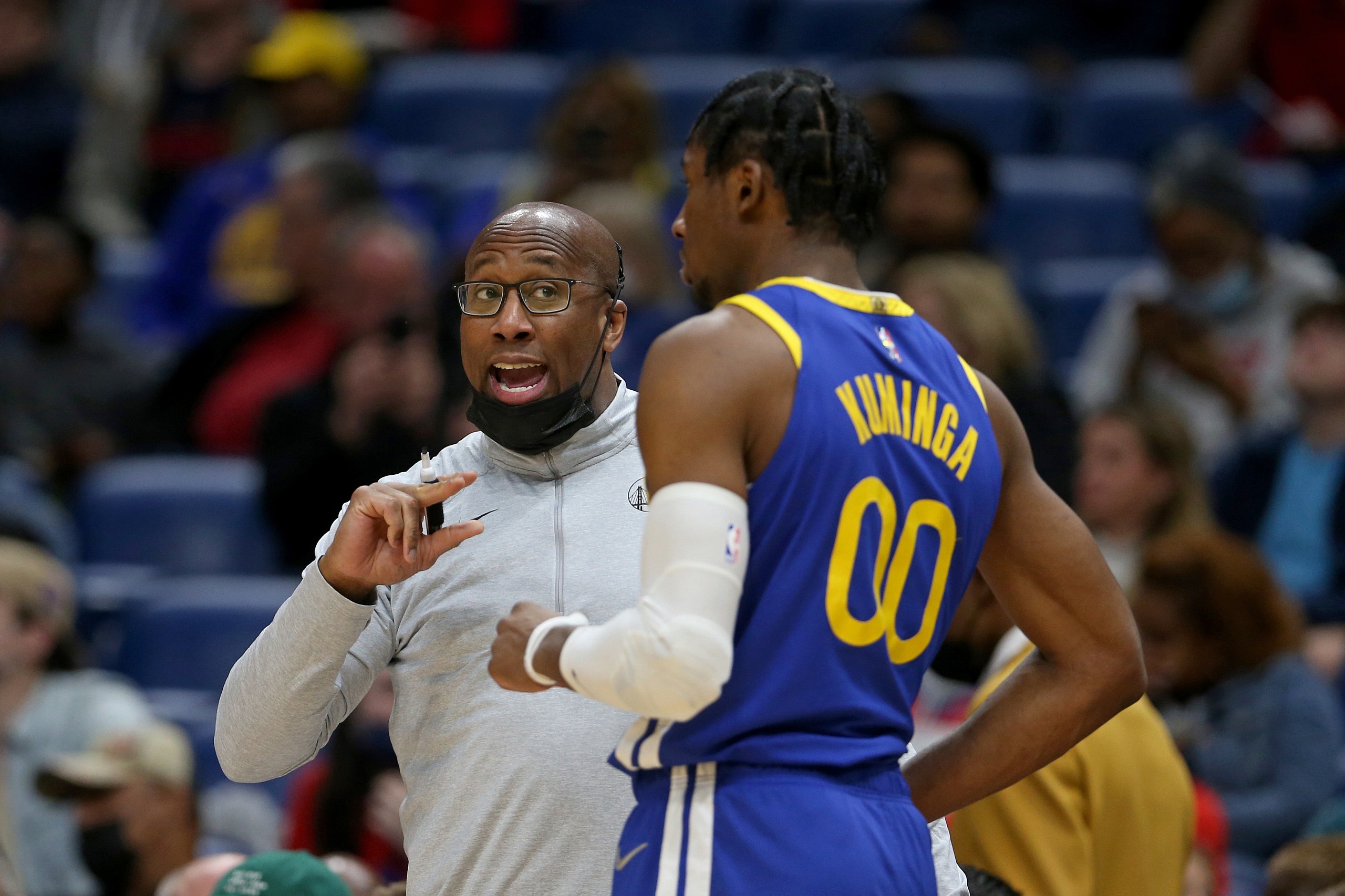 sacramento kings hire mike brown