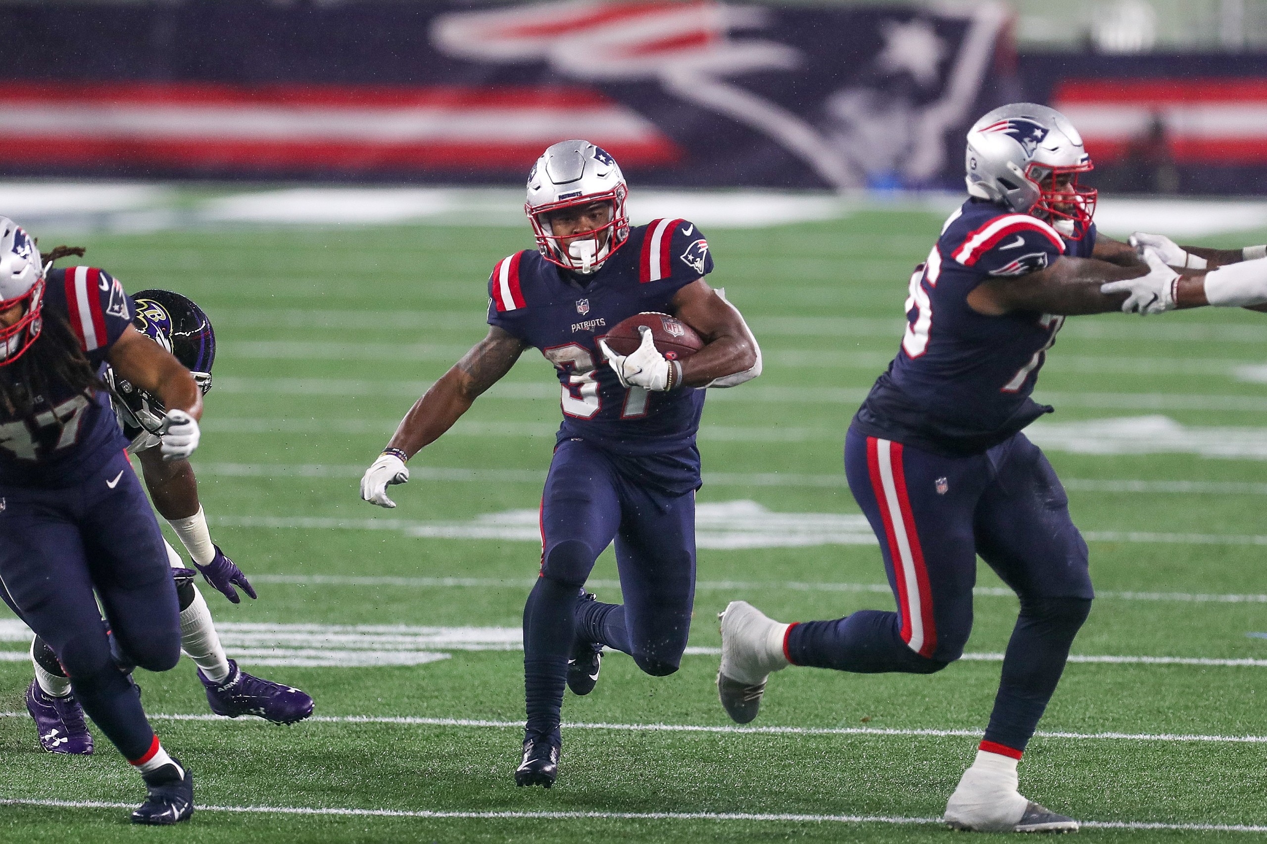 baltimore ravens trade for damien harris
