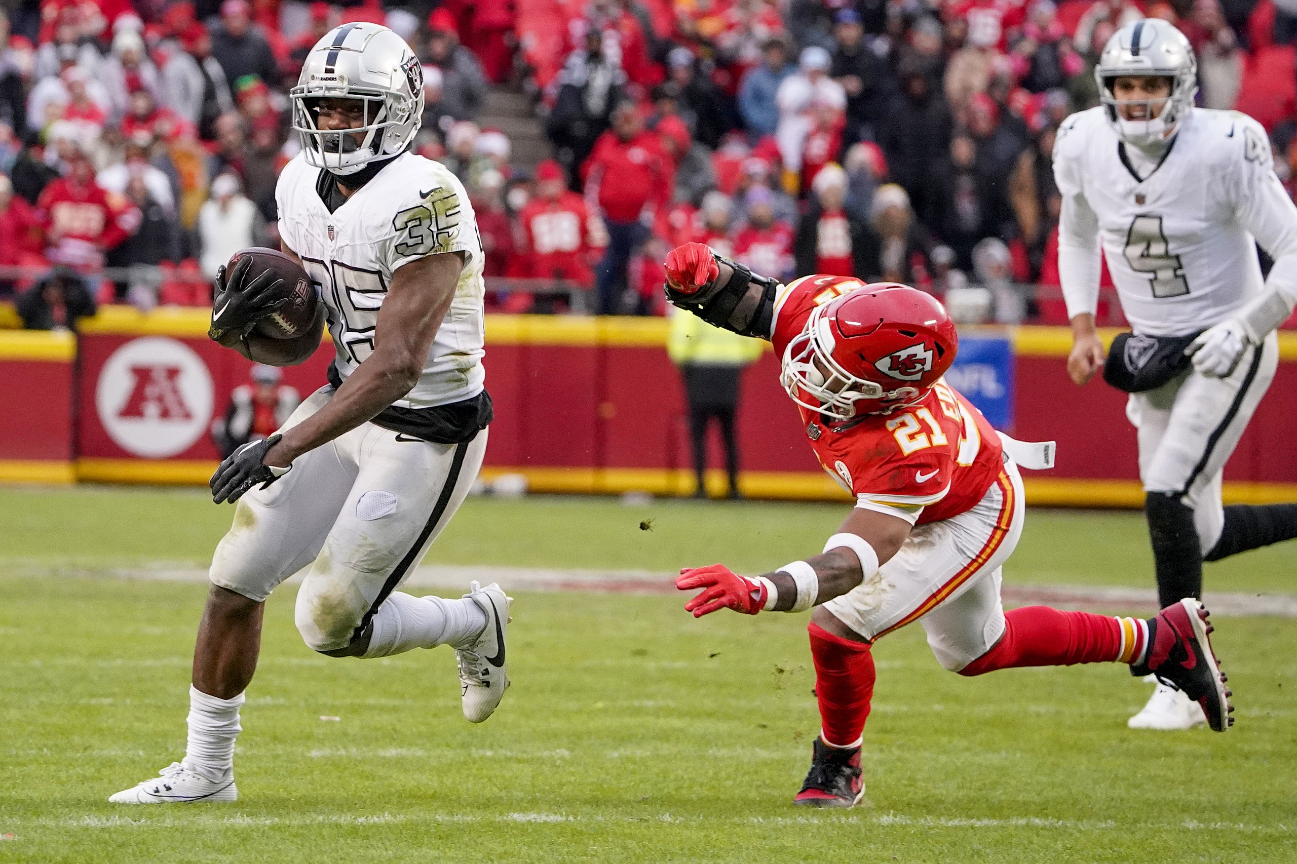 NFL: Las Vegas Raiders at Kansas City Chiefs