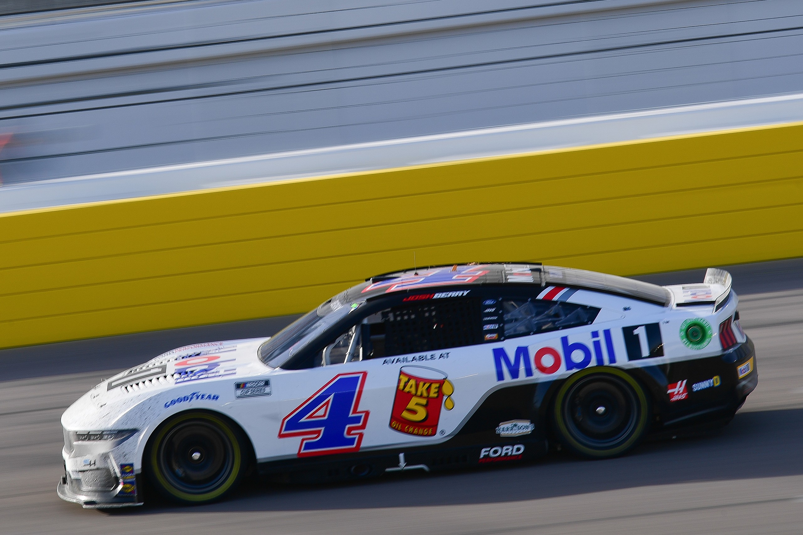 NASCAR: Pennzoil 400 presented by Jiffy Lube