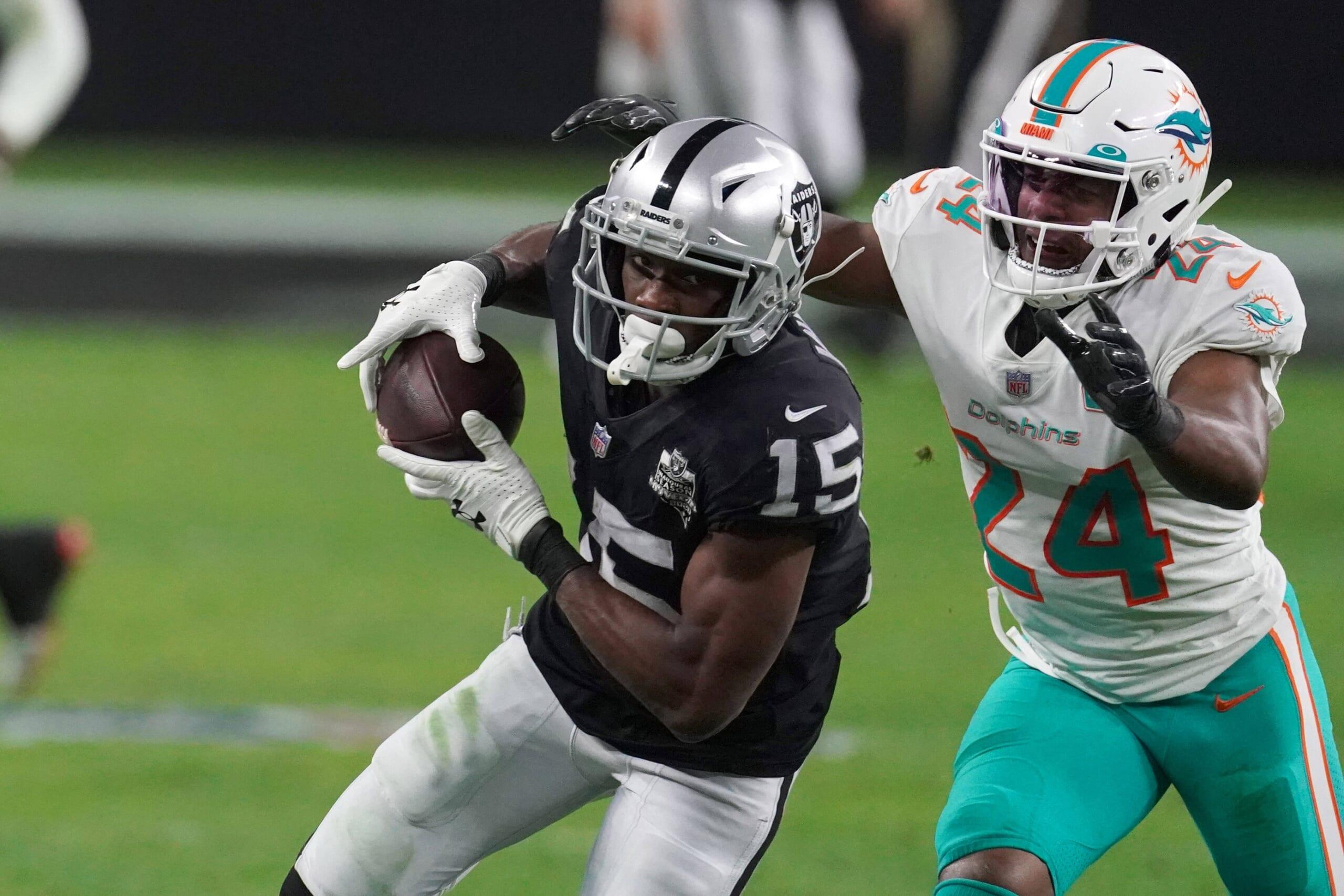 New England Patriots sign Nelson Agholor