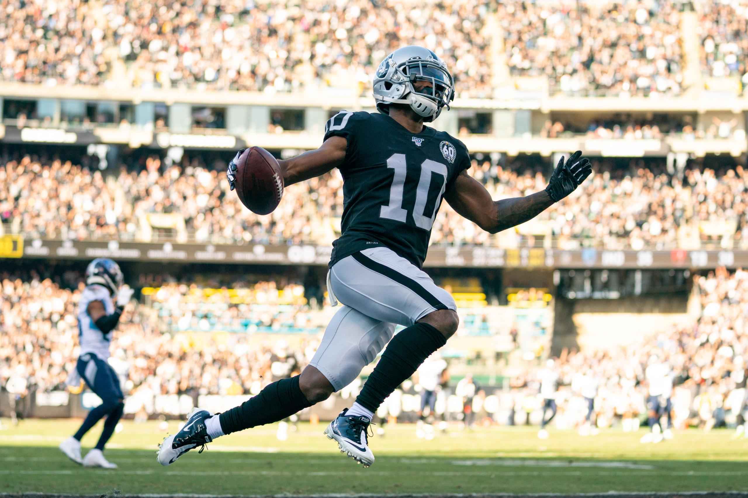 NFL: Tennessee Titans at Oakland Raiders