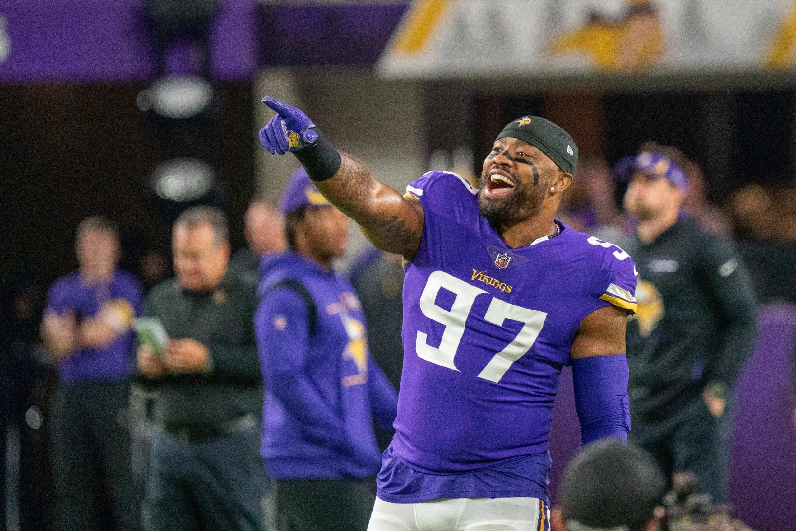 los angeles chargers sign everson griffen