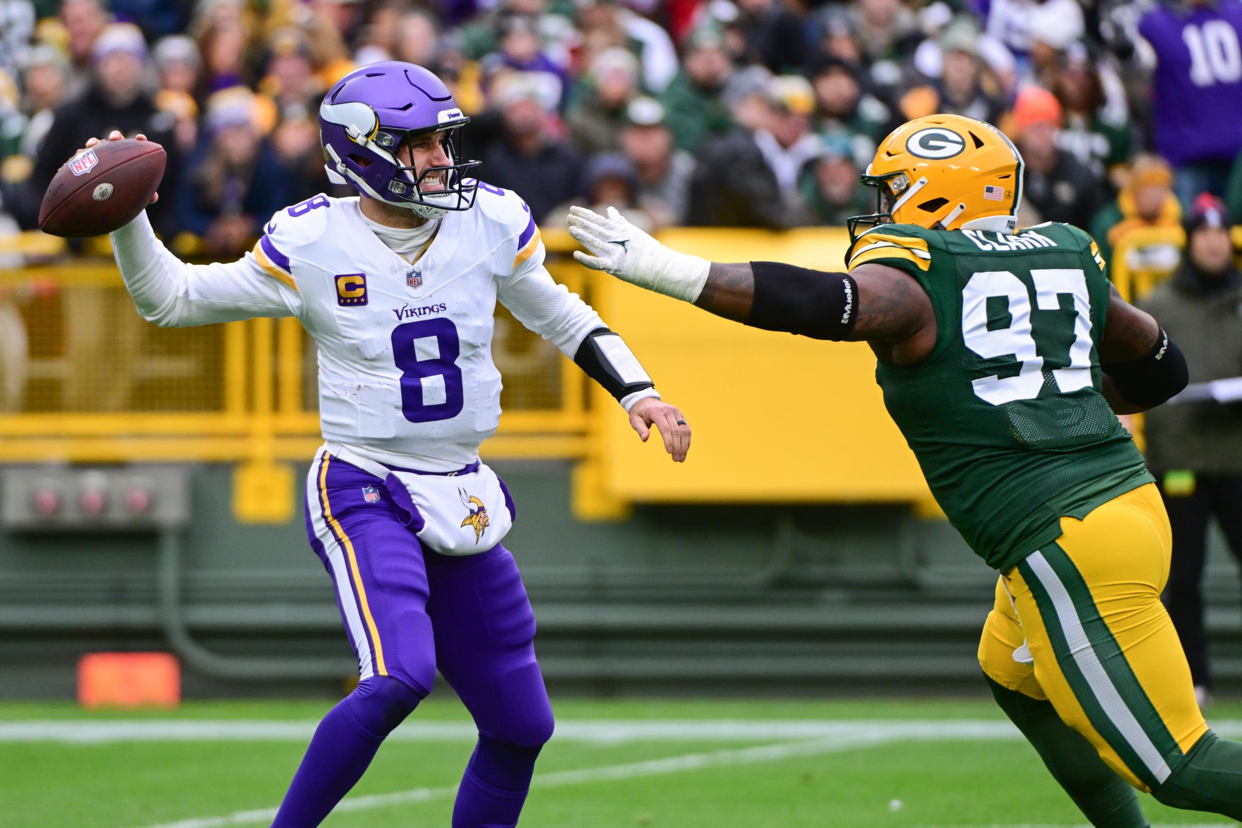 NFL: Minnesota Vikings at Green Bay Packers
