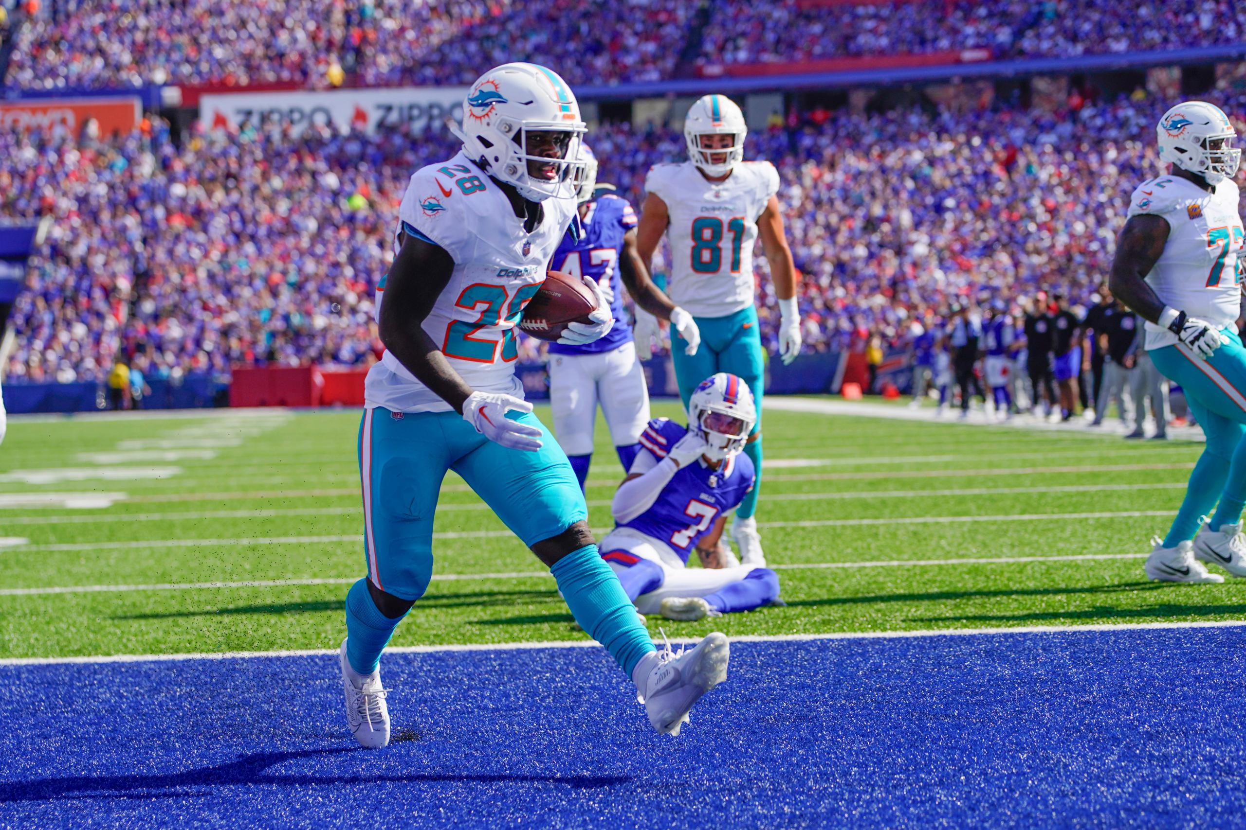 nfl week 5 fantasy football starrt and sit: de’von achane