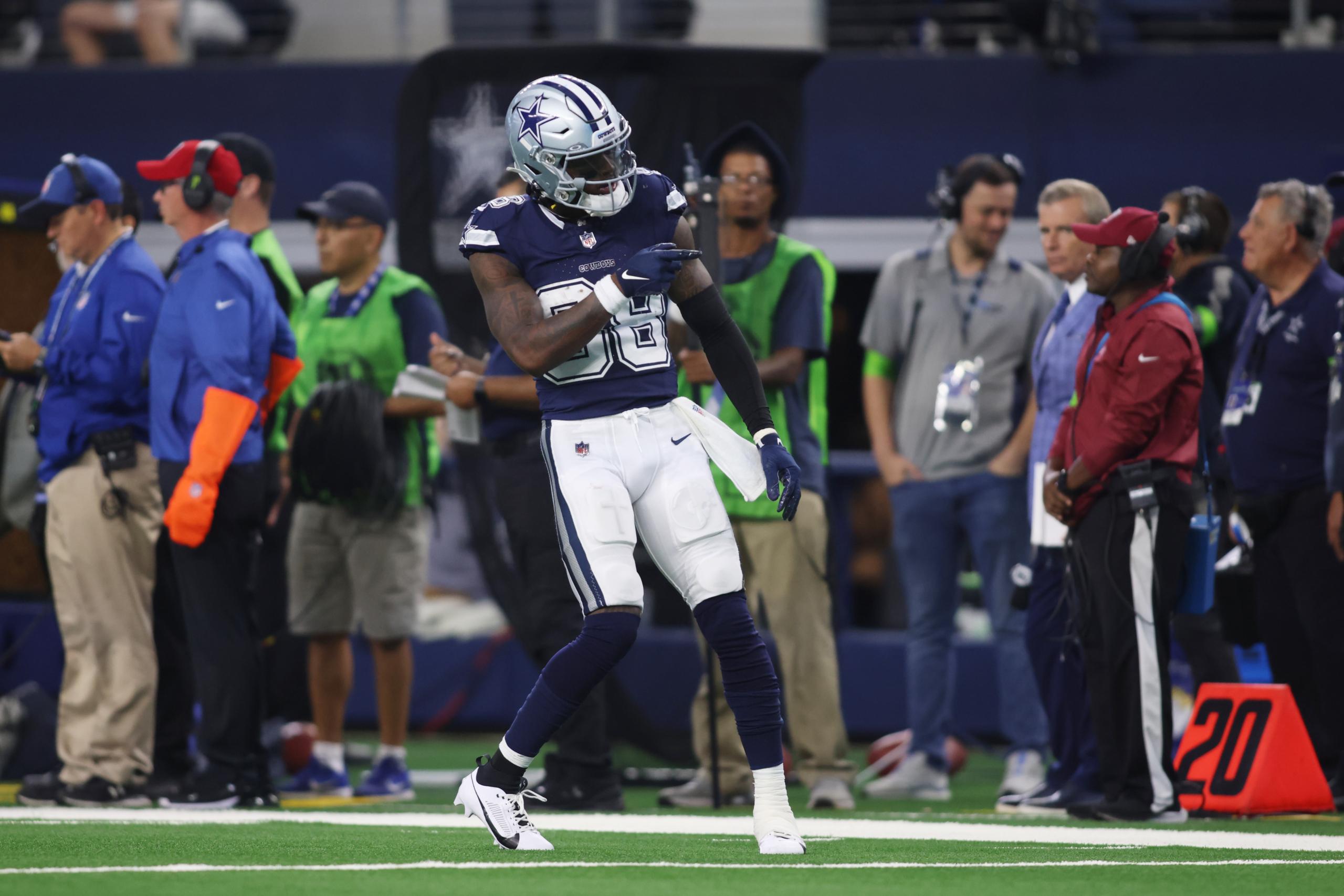 week 10 fantasy football start and sit: ceedee lamb