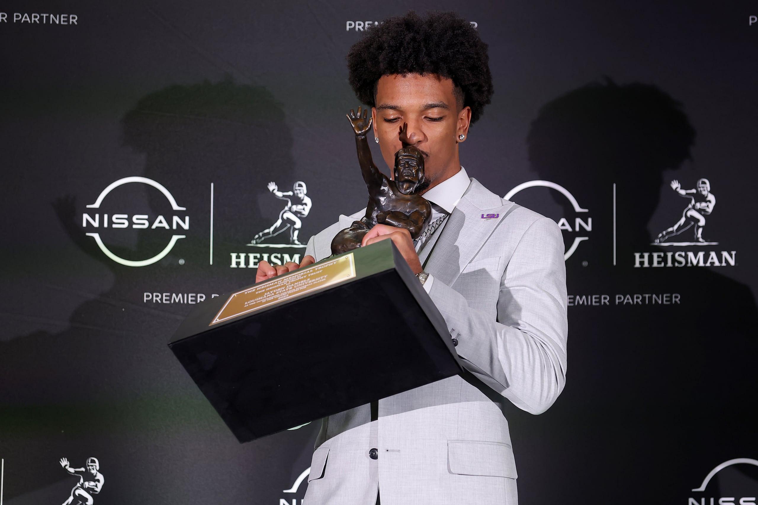 atlanta falcons draft jayden daniels