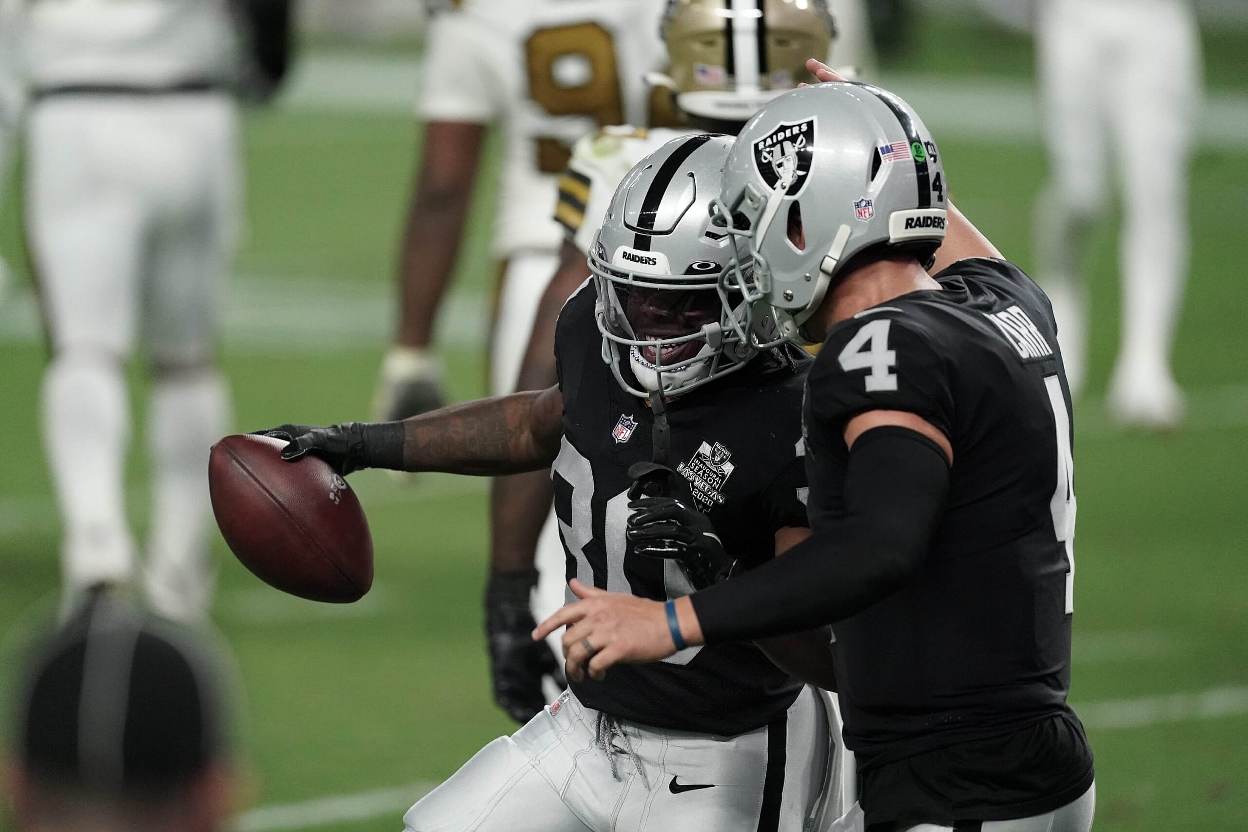 NFL Week 12: Derek Carr, Raiders-Falcons