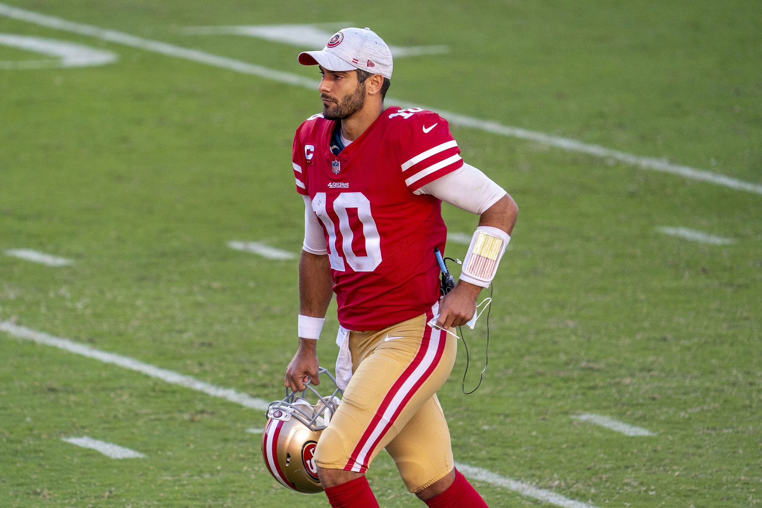 Jimmy Garoppolo of the 49ers against the Dolphins