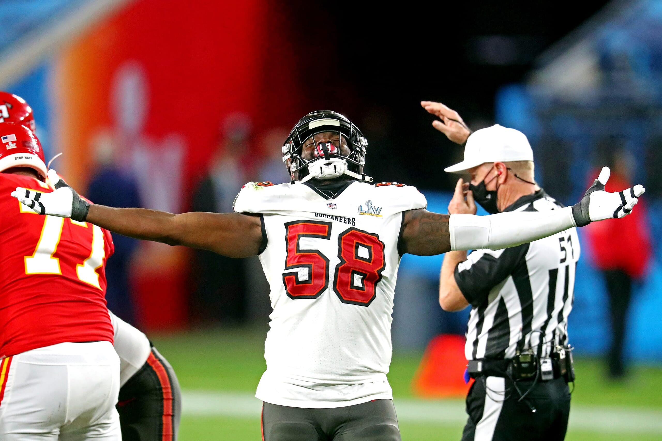 Tampa Bay Buccaneers rumors: Shaq Barrett, NFL free agent