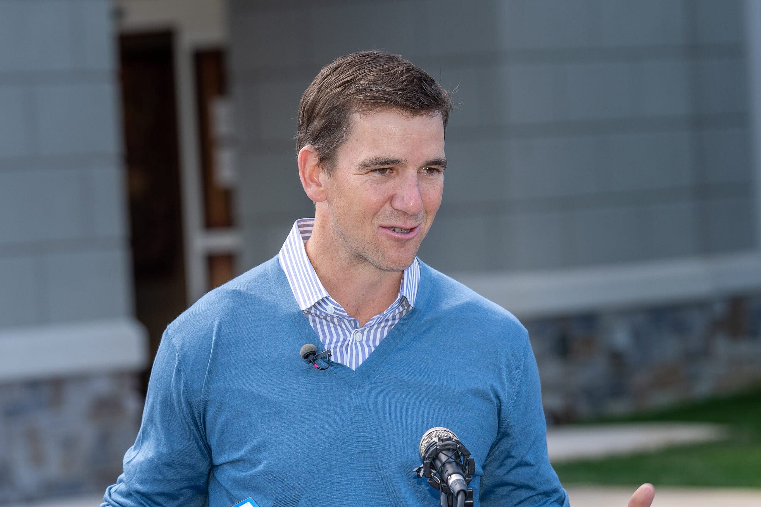 former new york giants qb eli manning