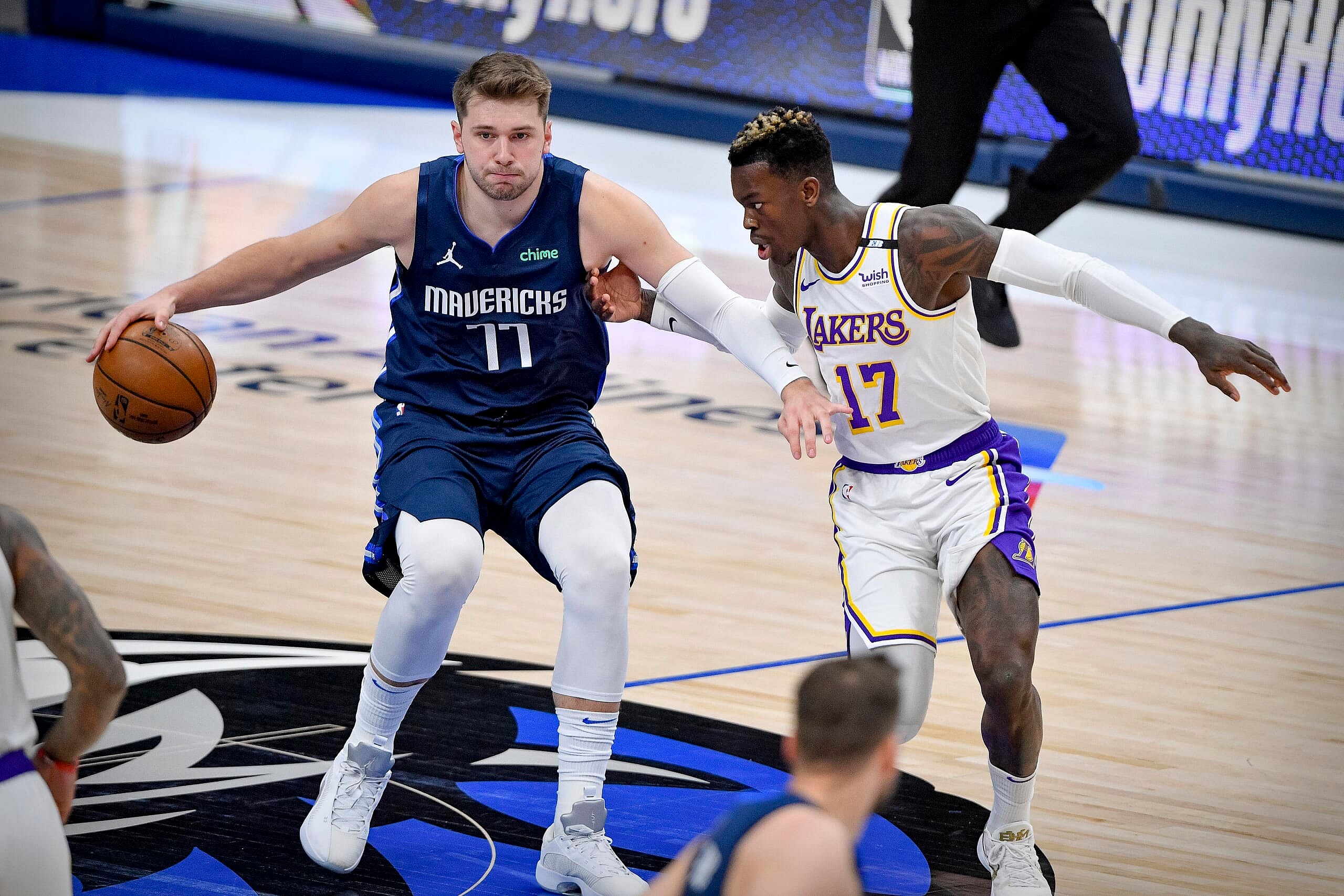 los angeles lakers trade dennis schroder to the dallas mavericks