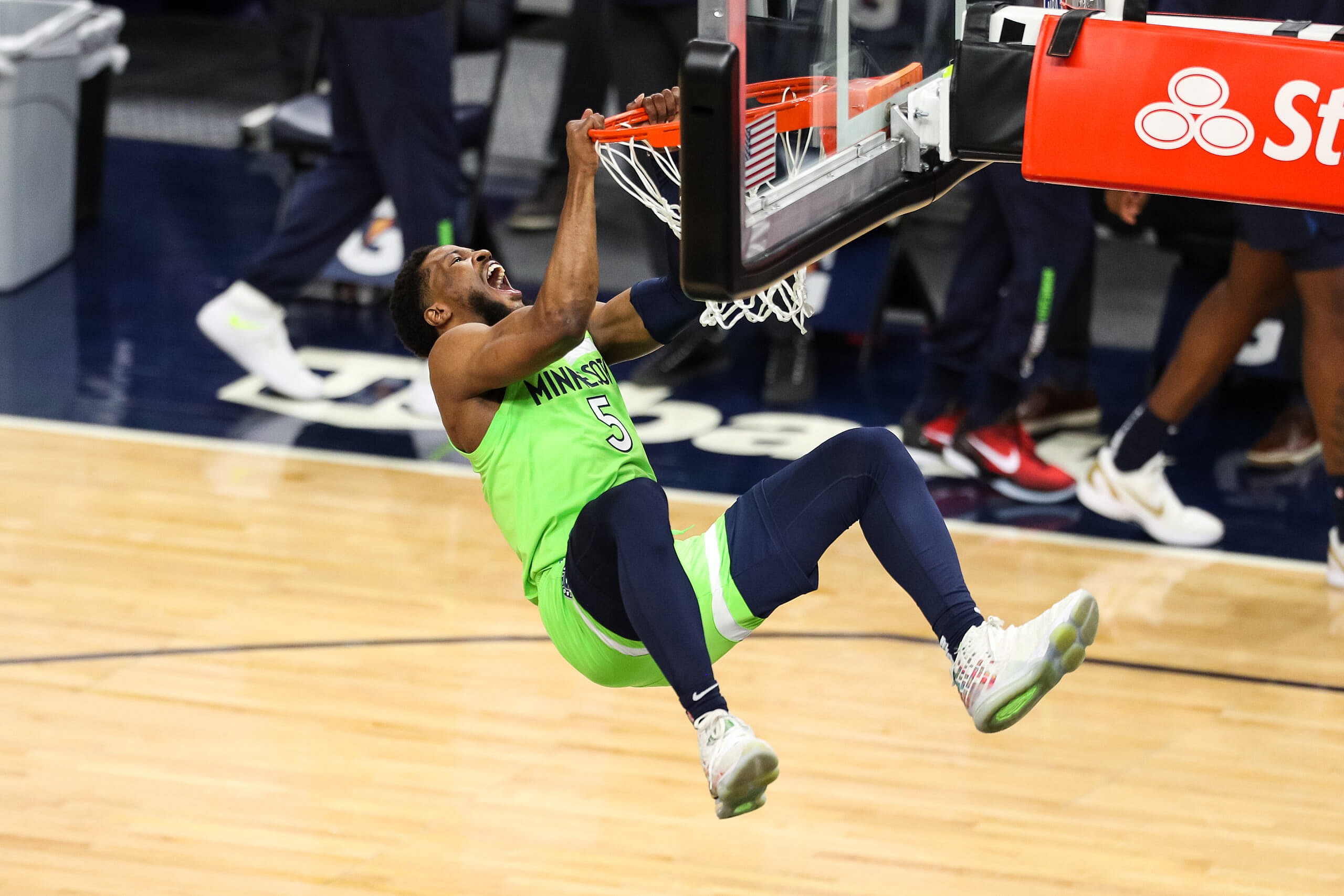 new orleans pelicans trade for malik beasley