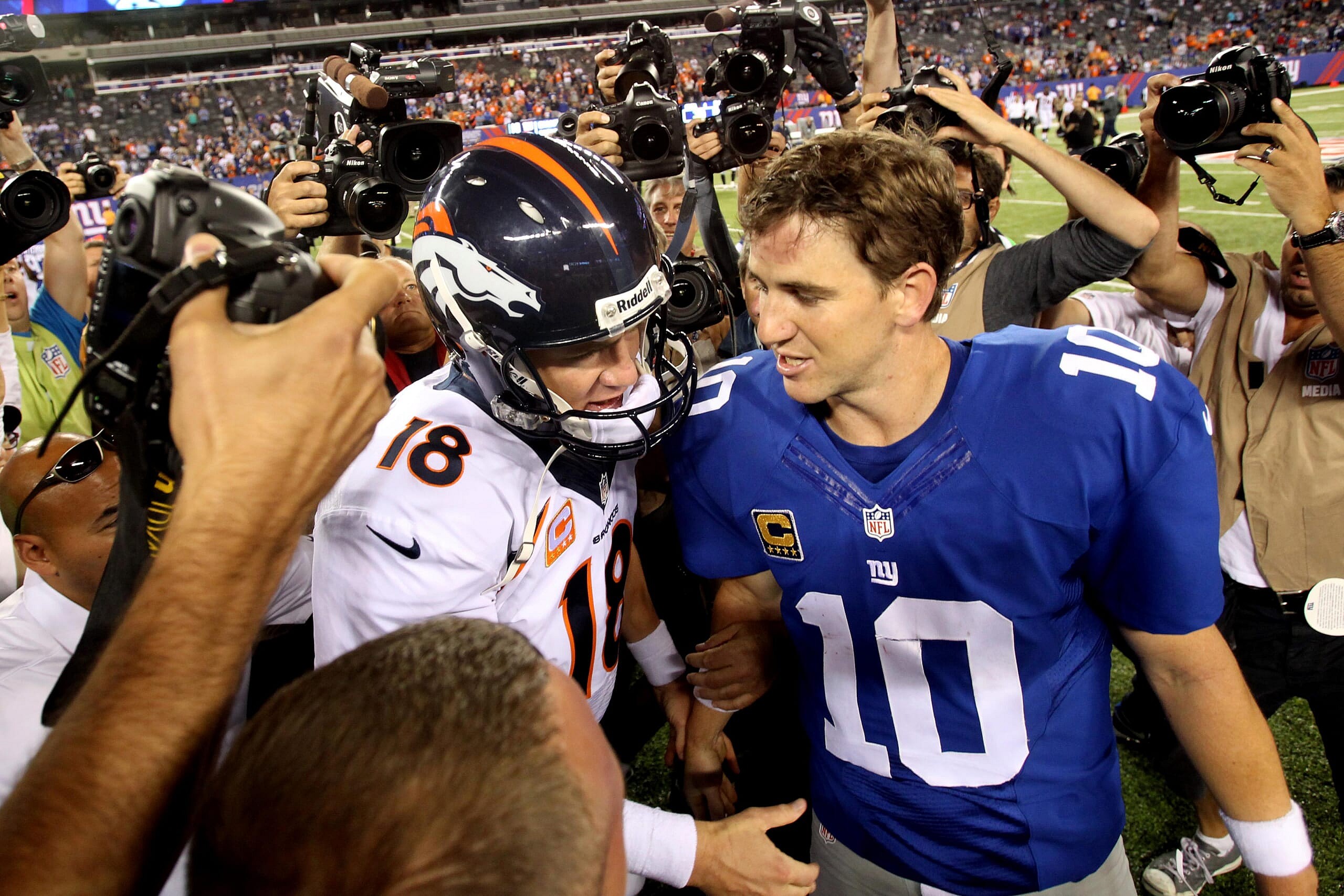Peyton-Manning-Eli-Manning