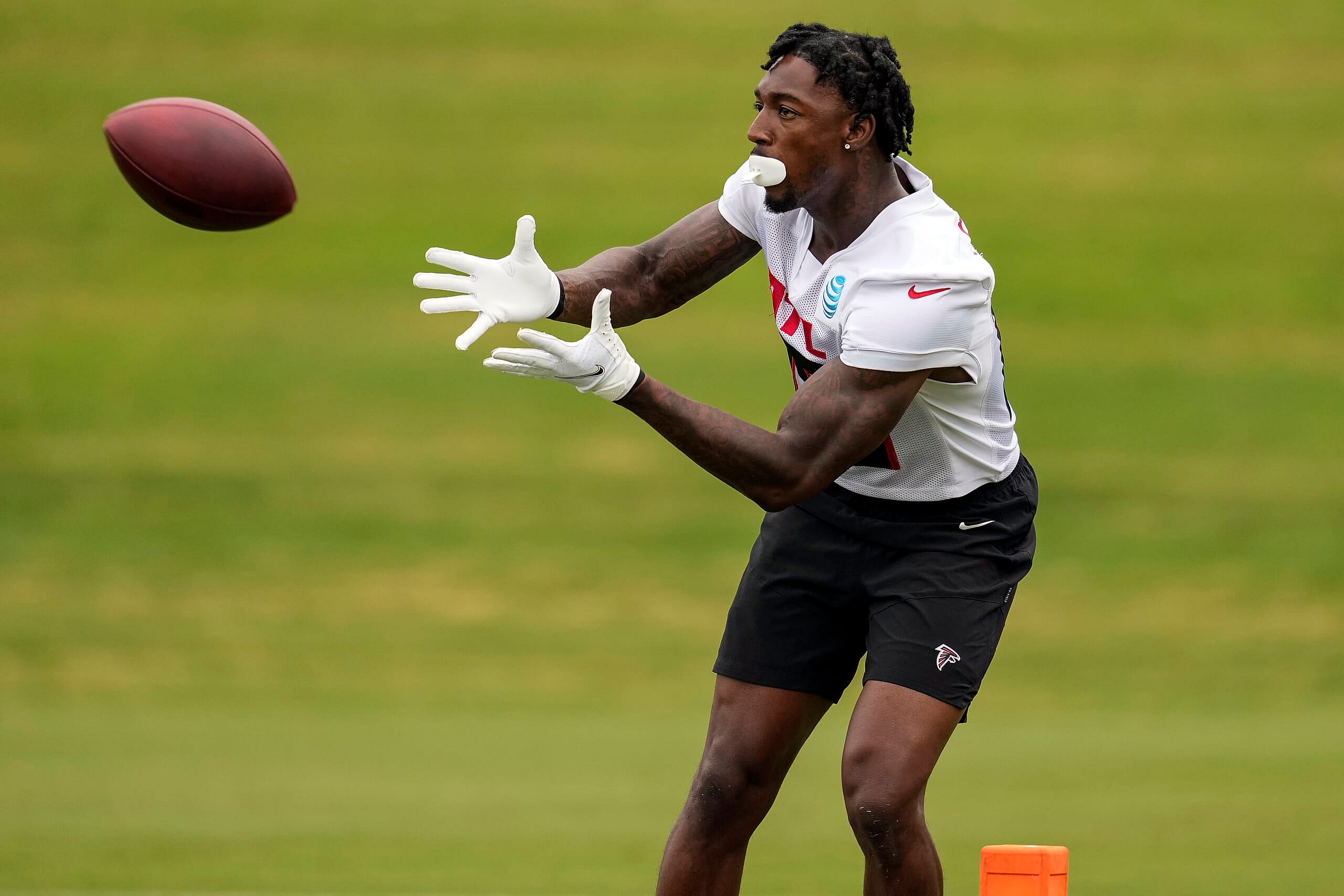 calvin ridley contract: nfl wide receiver contracts