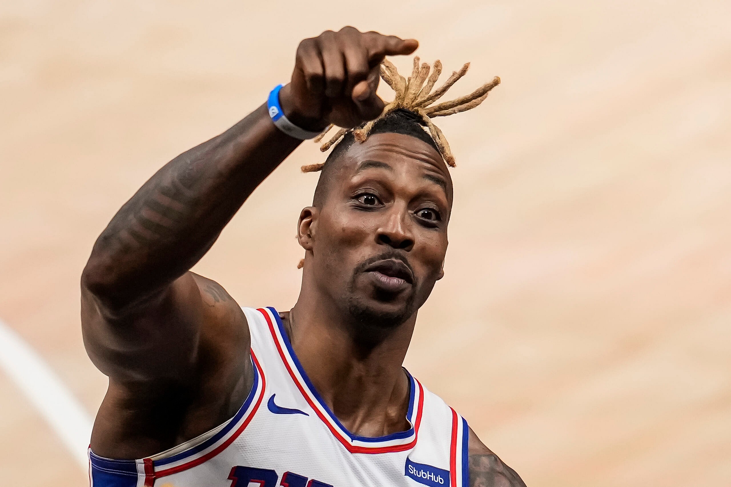 nba free agents: dwight howard