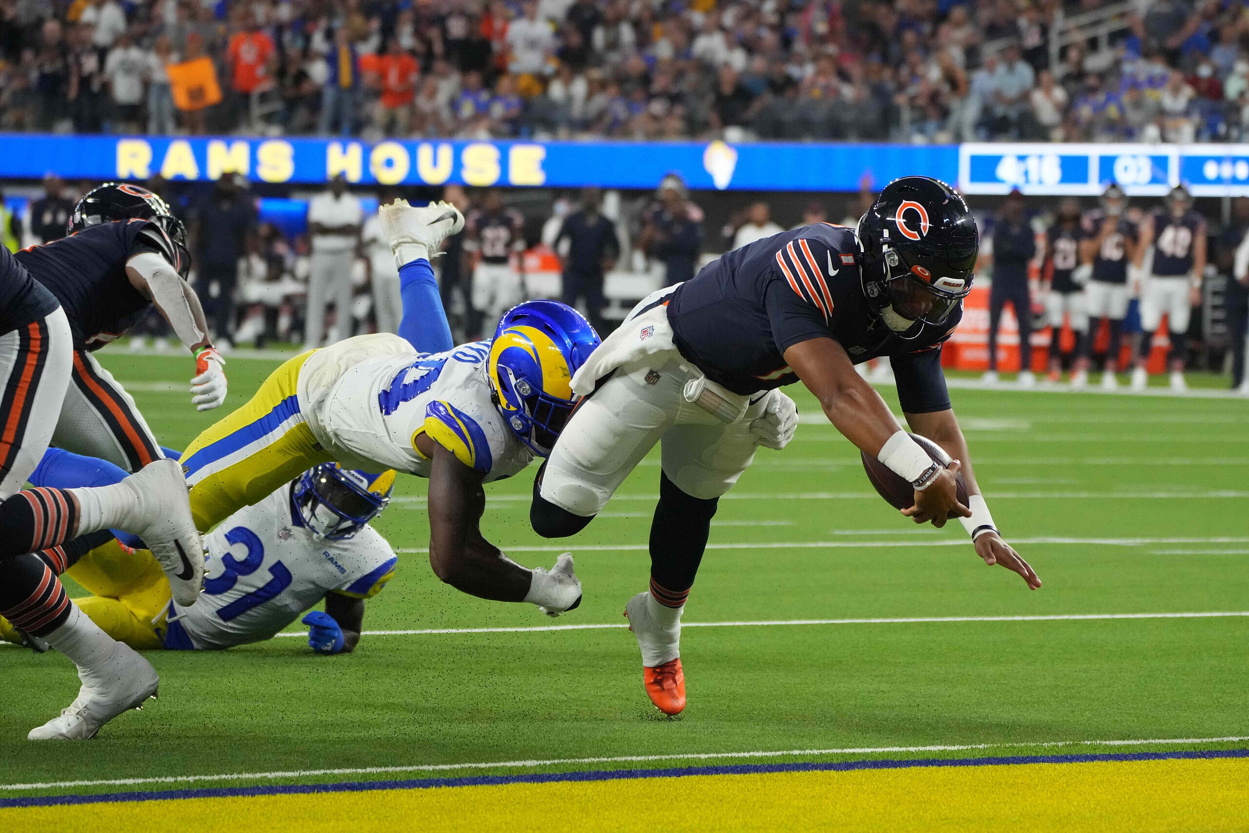 Justin Fields NFL: Chicago Bears at Los Angeles Rams