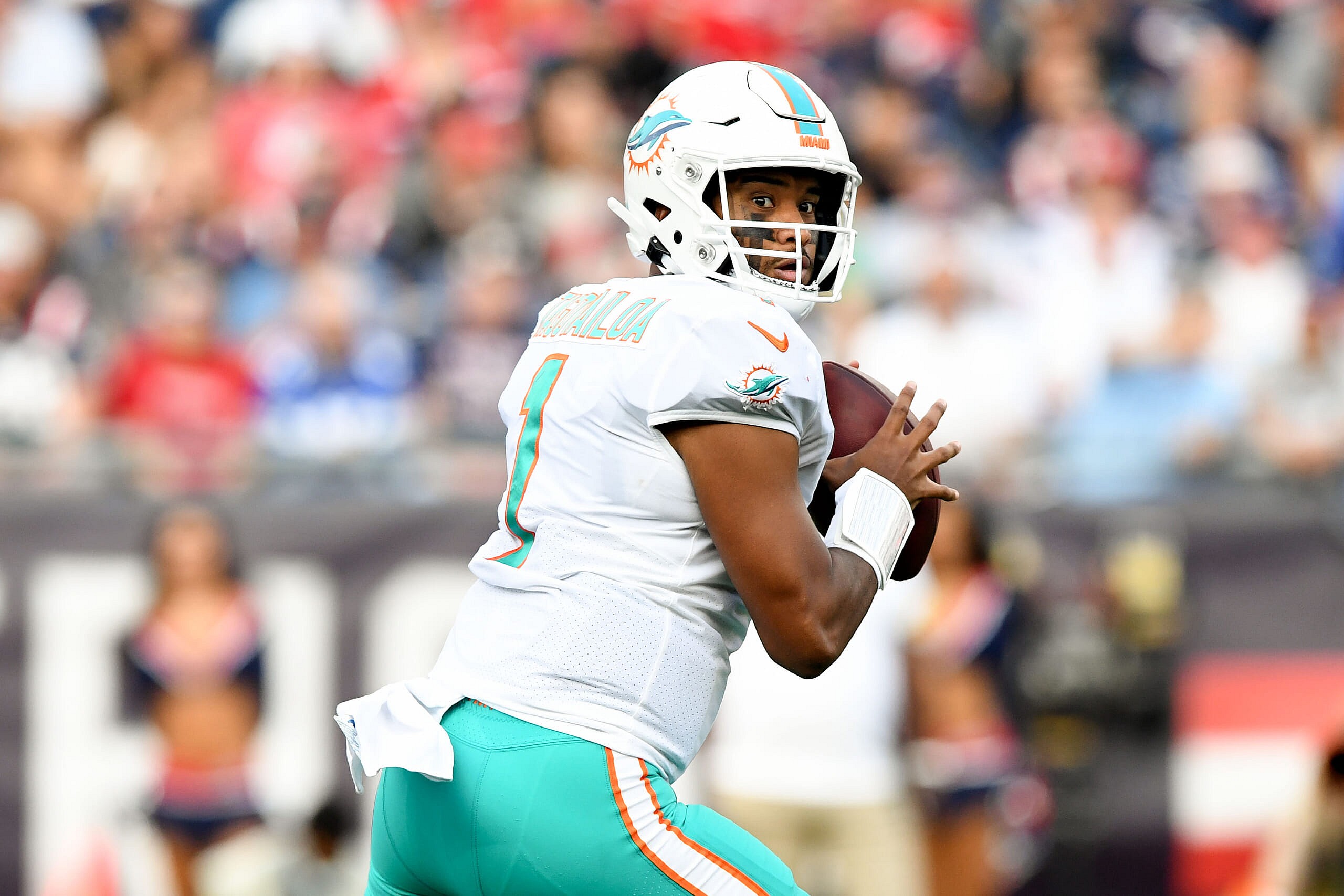 NFL: Miami Dolphins at New England Patriots