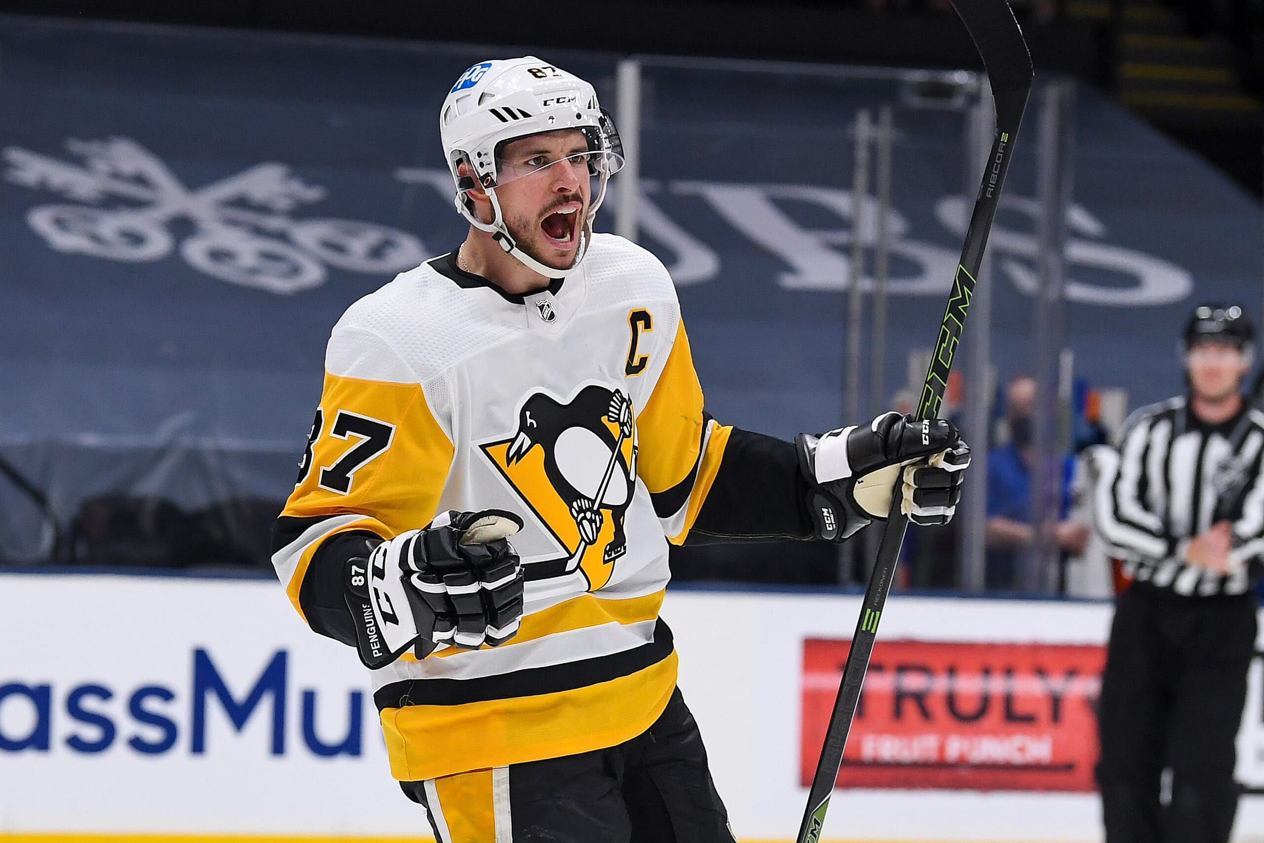 NHL: Stanley Cup Playoffs-Pittsburgh Penguins at New York Islanders