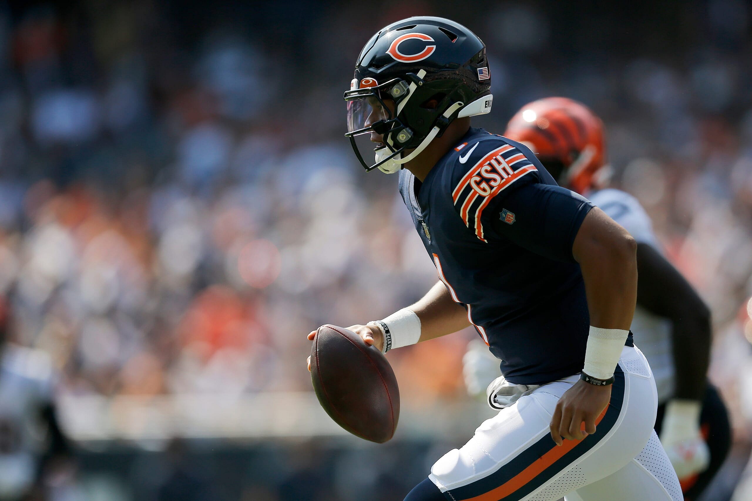 chicago bears quarterback justin fields