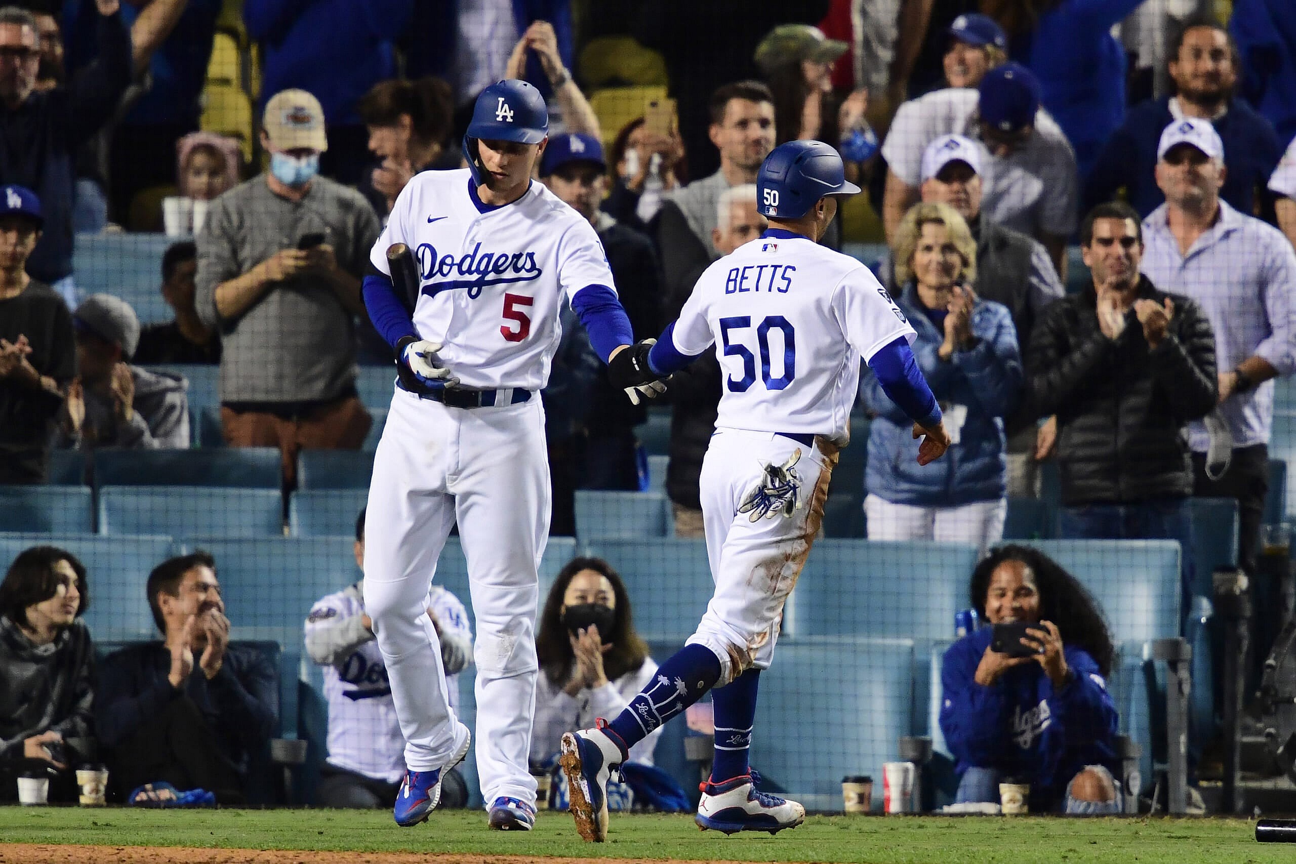 MLB: NLCS-Atlanta Braves at Los Angeles Dodgers