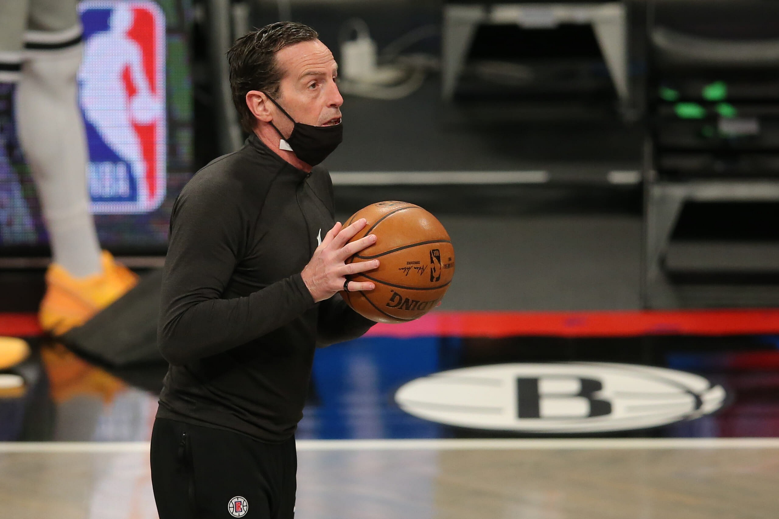 los angeles lakers hire kenny atkinson