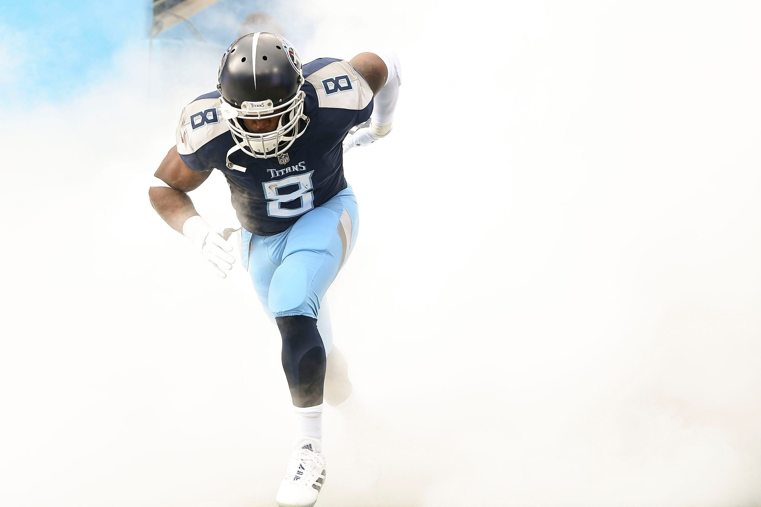 tennessee titans waive adrian peterson