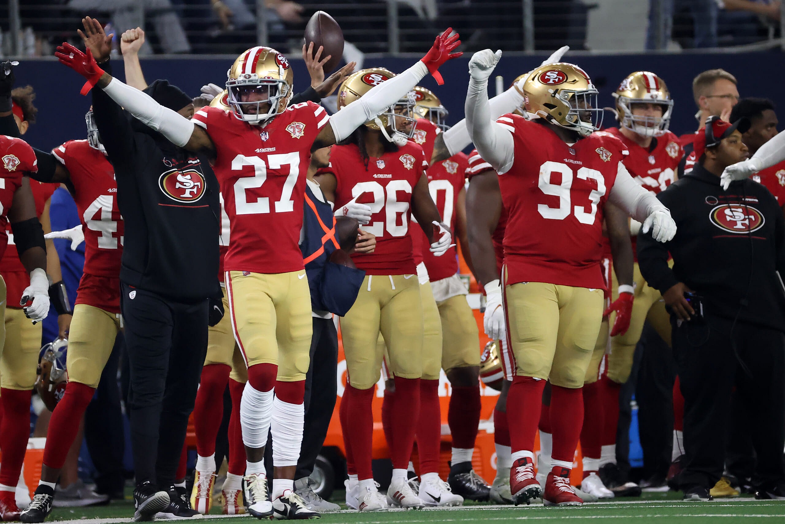 NFL: NFC Wild Card Playoff-San Francisco 49ers at Dallas Cowboys