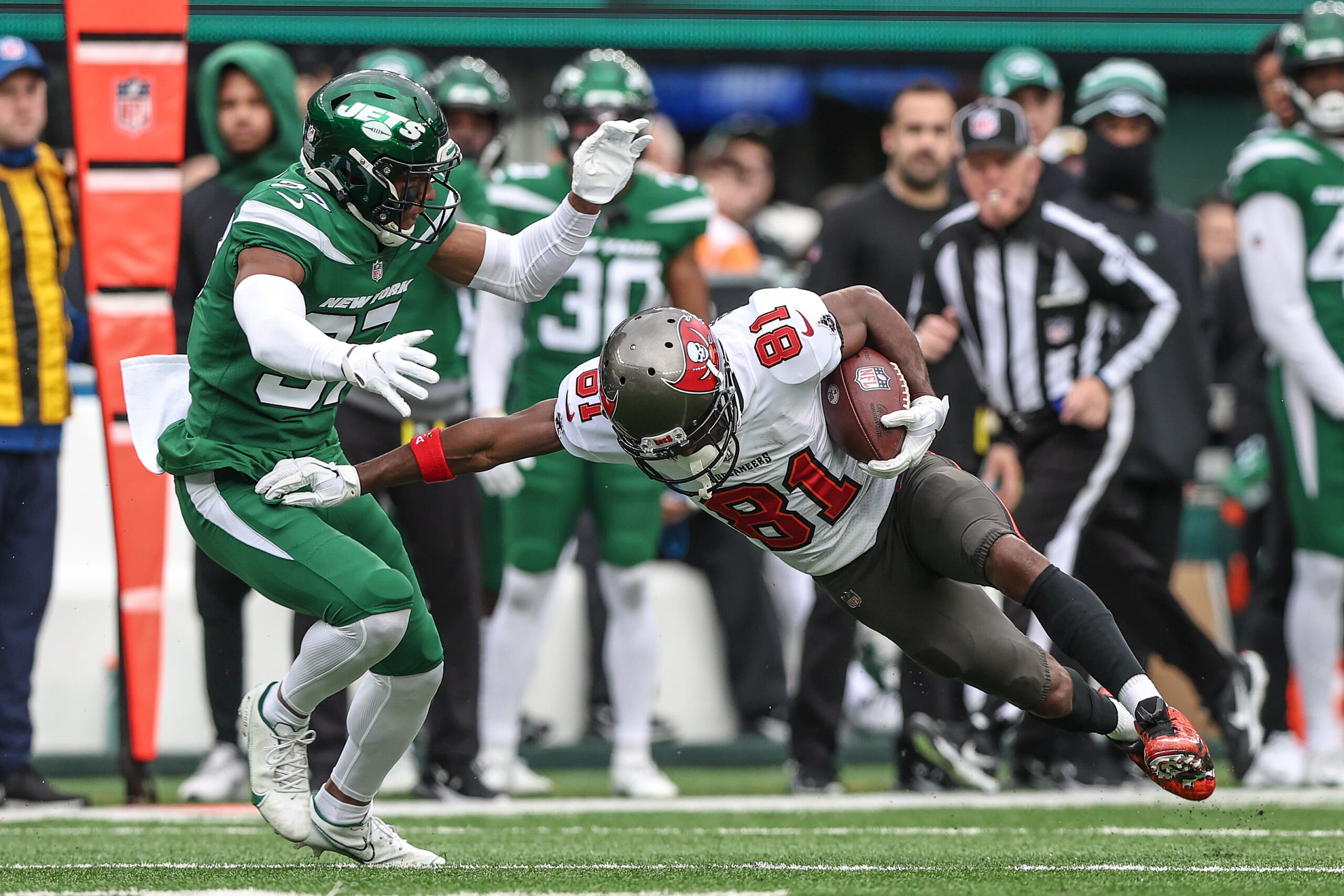 tampa bay buccaneers' antonio brown
