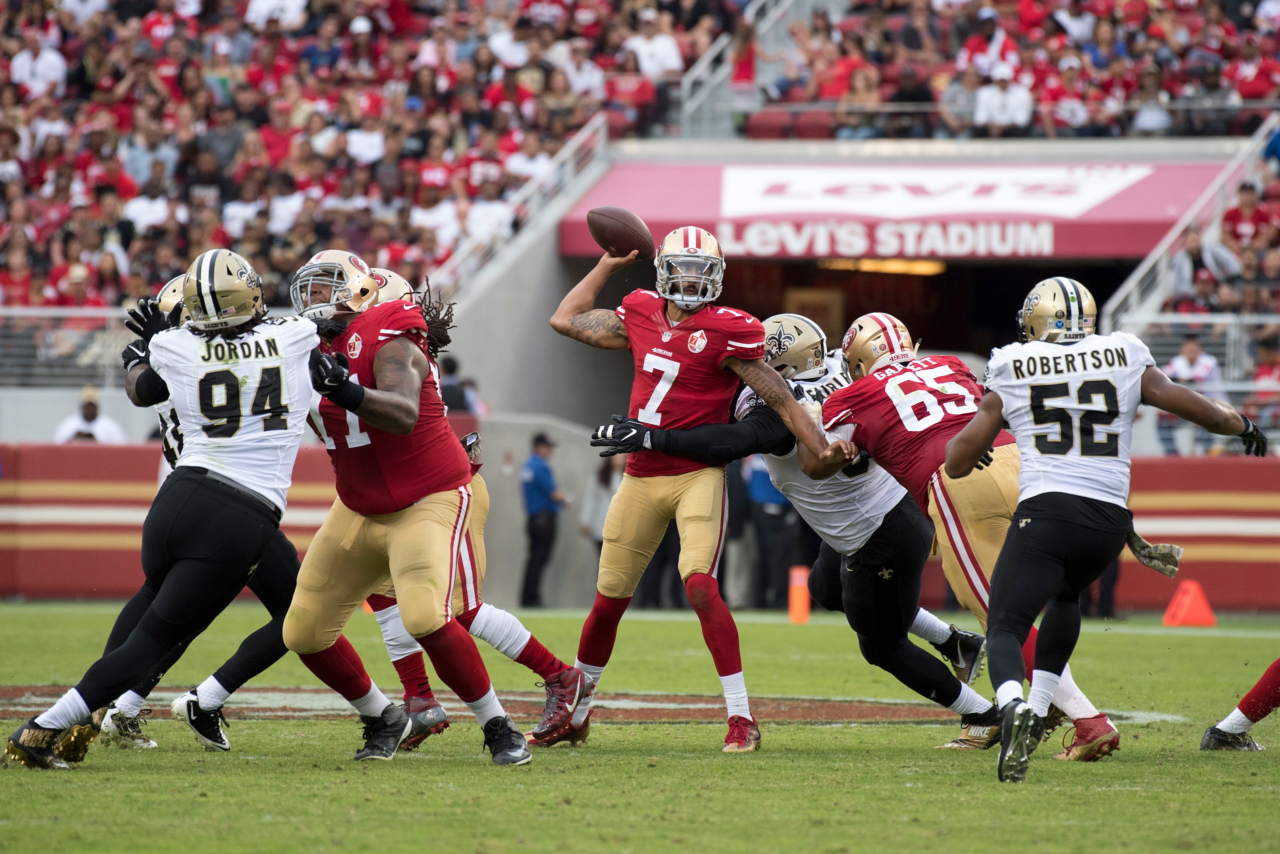 new orleans saints sign colin kaepernick