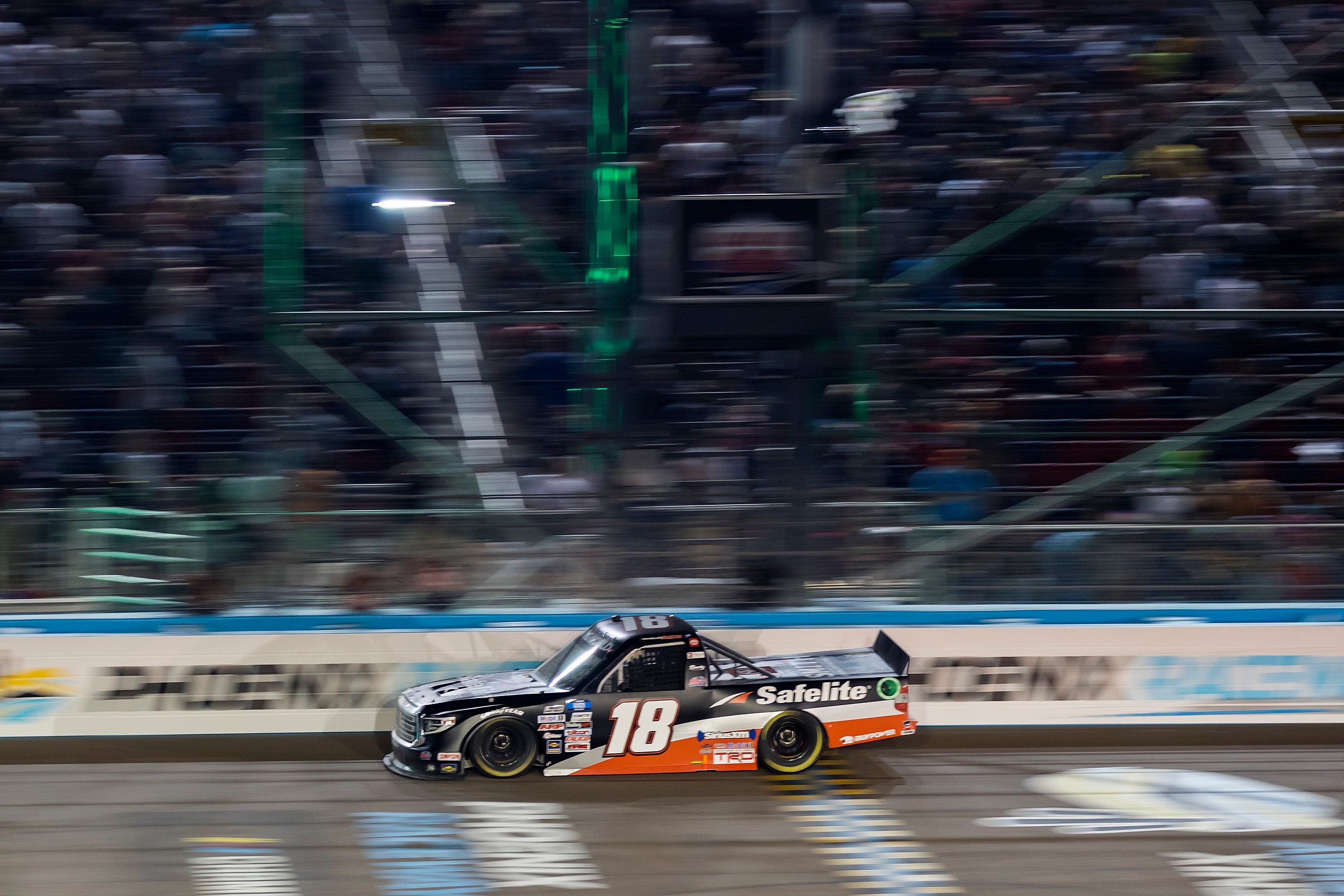 NASCAR: Camping World Truck Series Lucus Oil 150 Championship