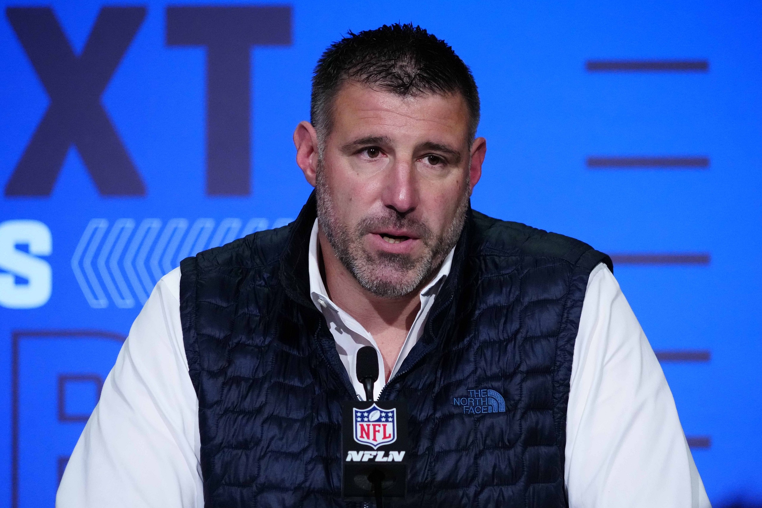 tennessee titans head coach mike vrabel