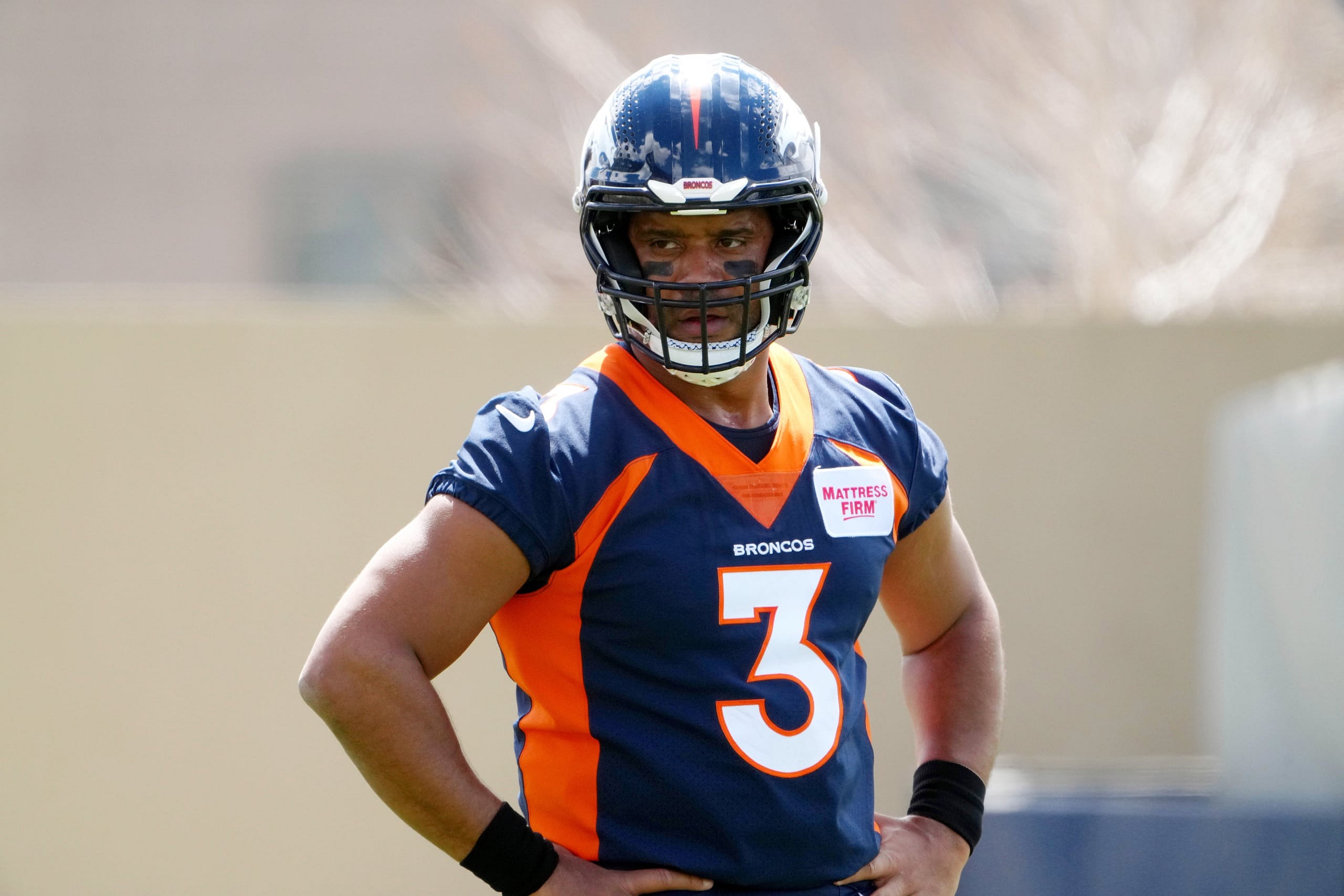 Denver-Broncos-Russell-Wilson 