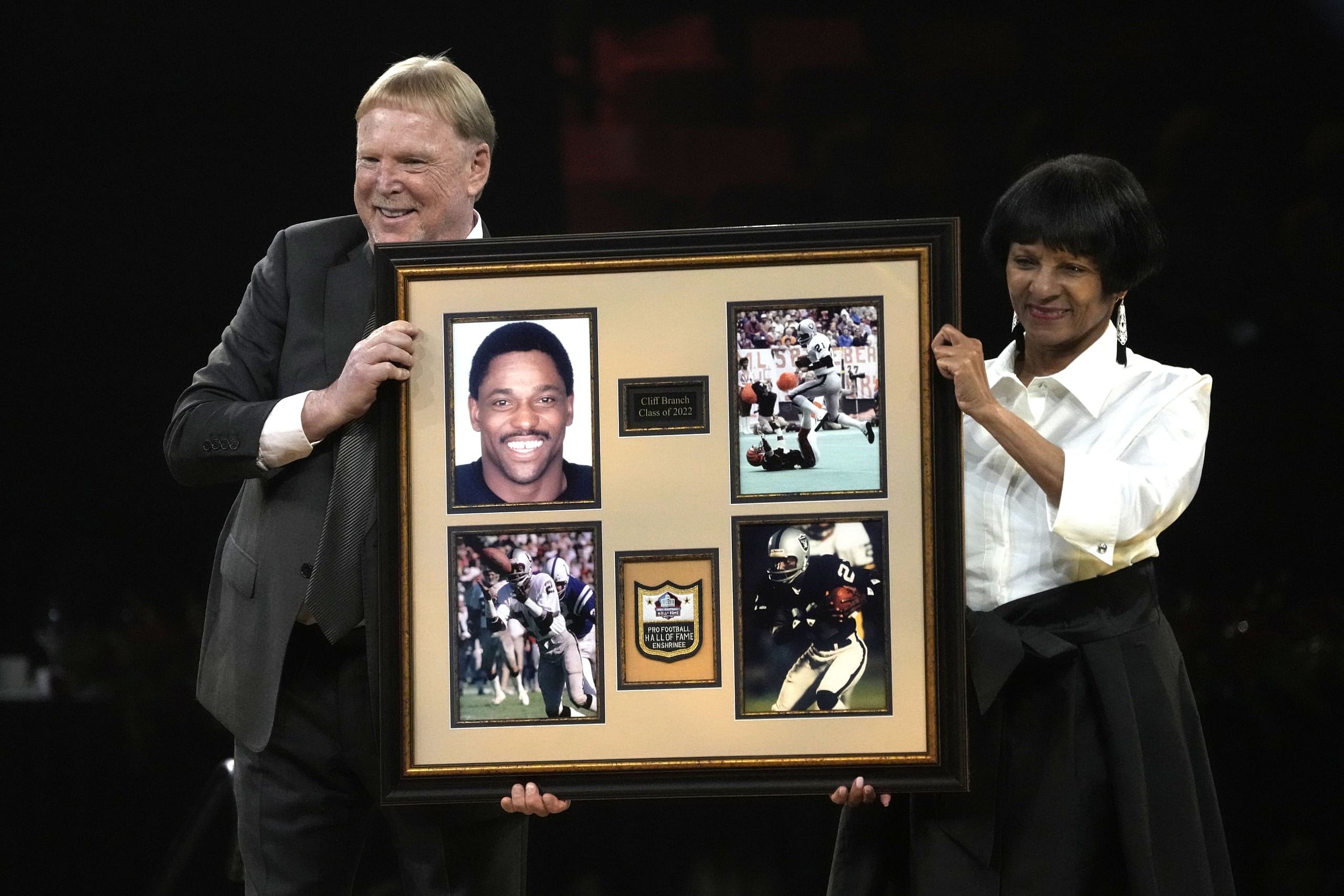 NFL: Pro Football Hall of Fame-Enshrinees Gold Jacket Dinner