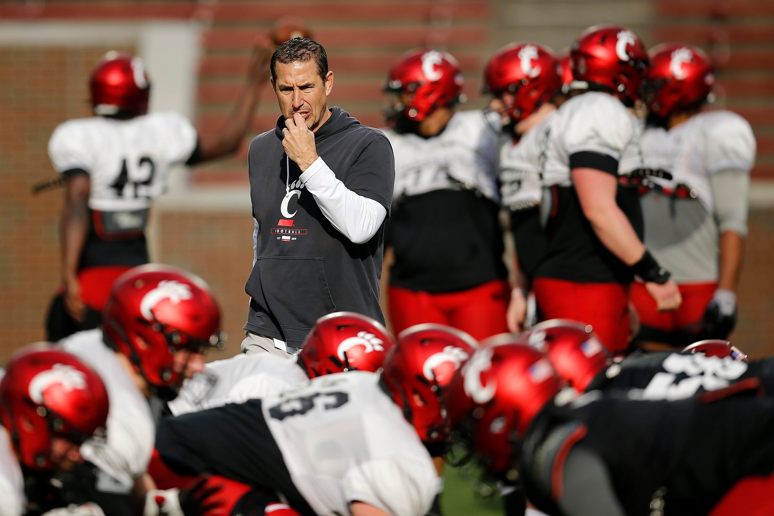 college football games: cincinnati at arkansas