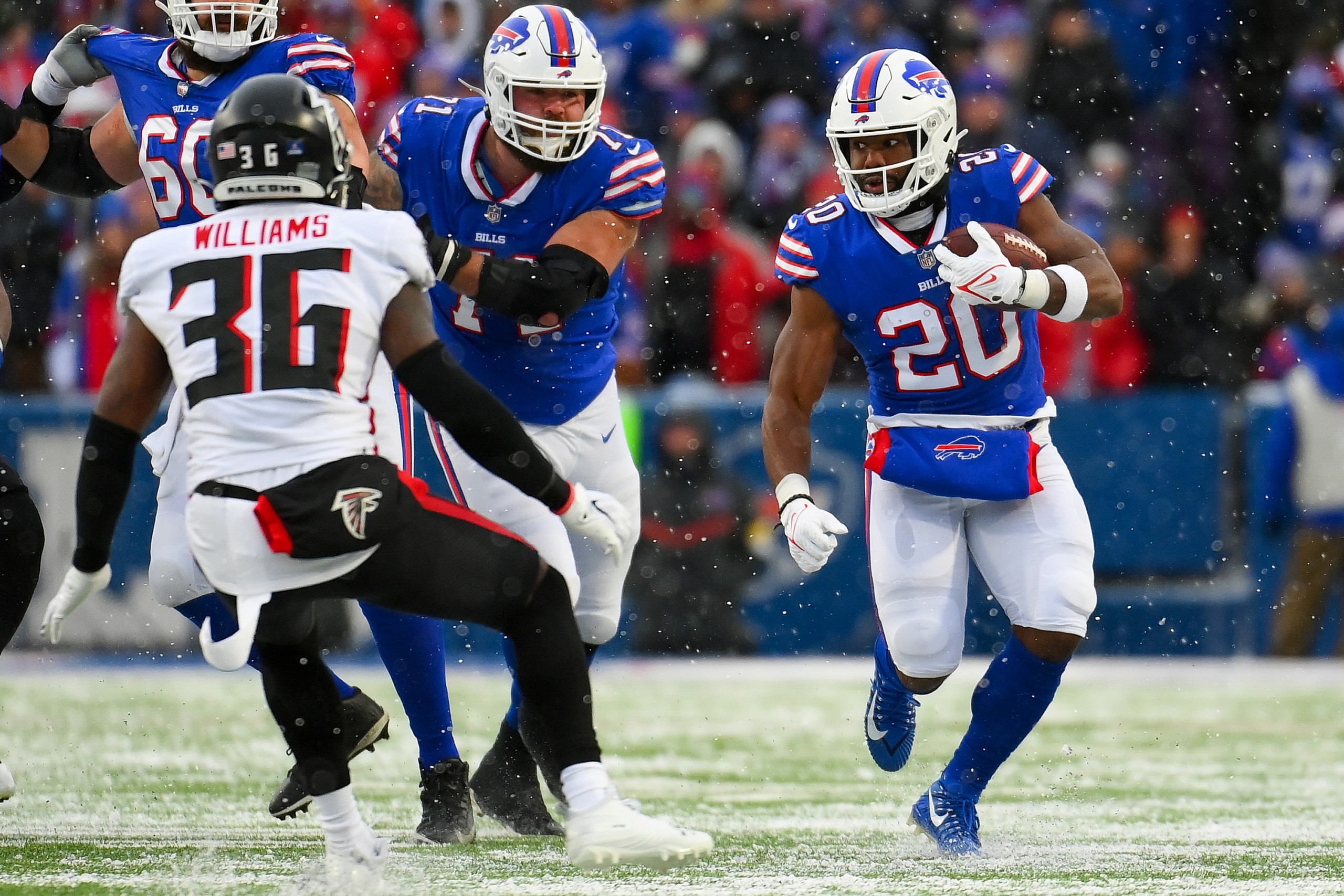 los angeles rams trade for zack moss