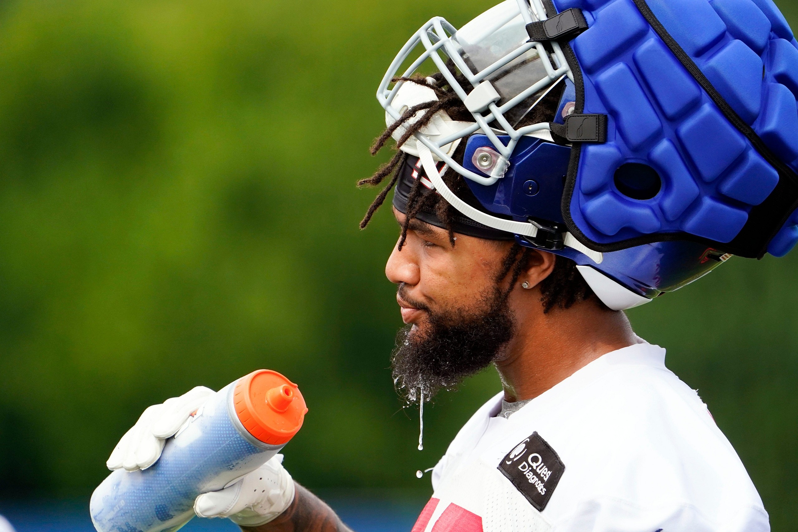 new york giants' oshane ximines