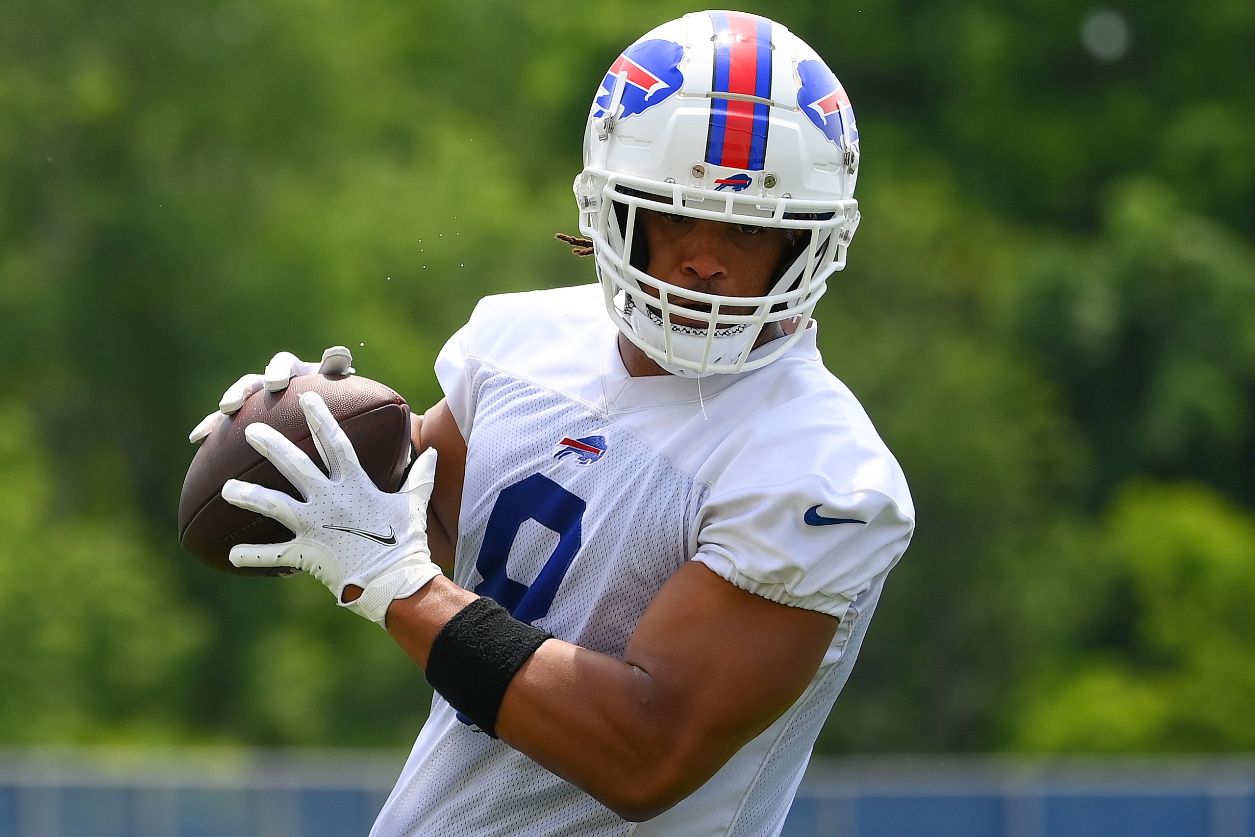 nfl roster cuts: o.j. howard, tight end, buffalo bills