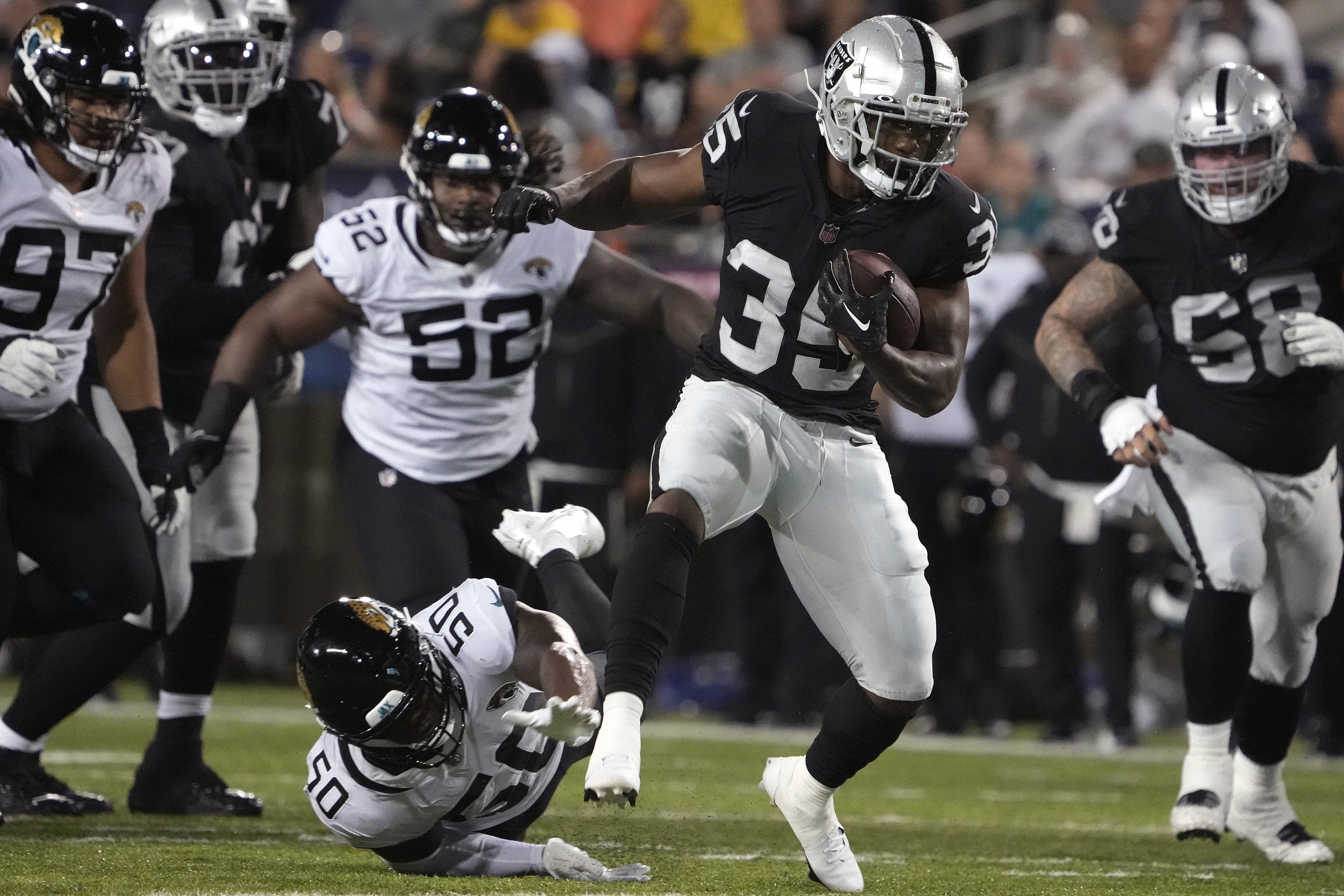 zamir white replaces kenyan drake as raiders' rb2