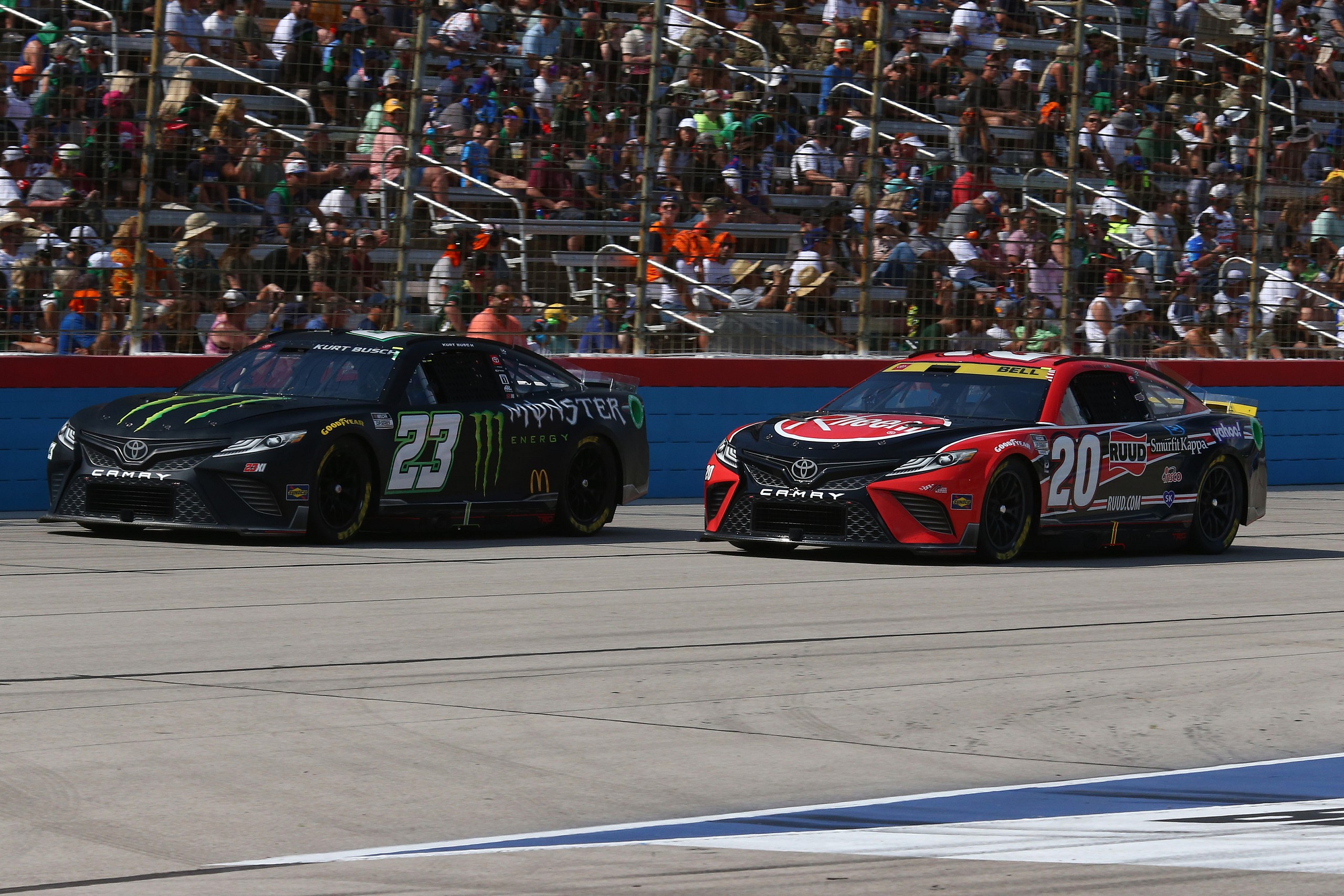 NASCAR: Autotrader EchoPark Automotive 500