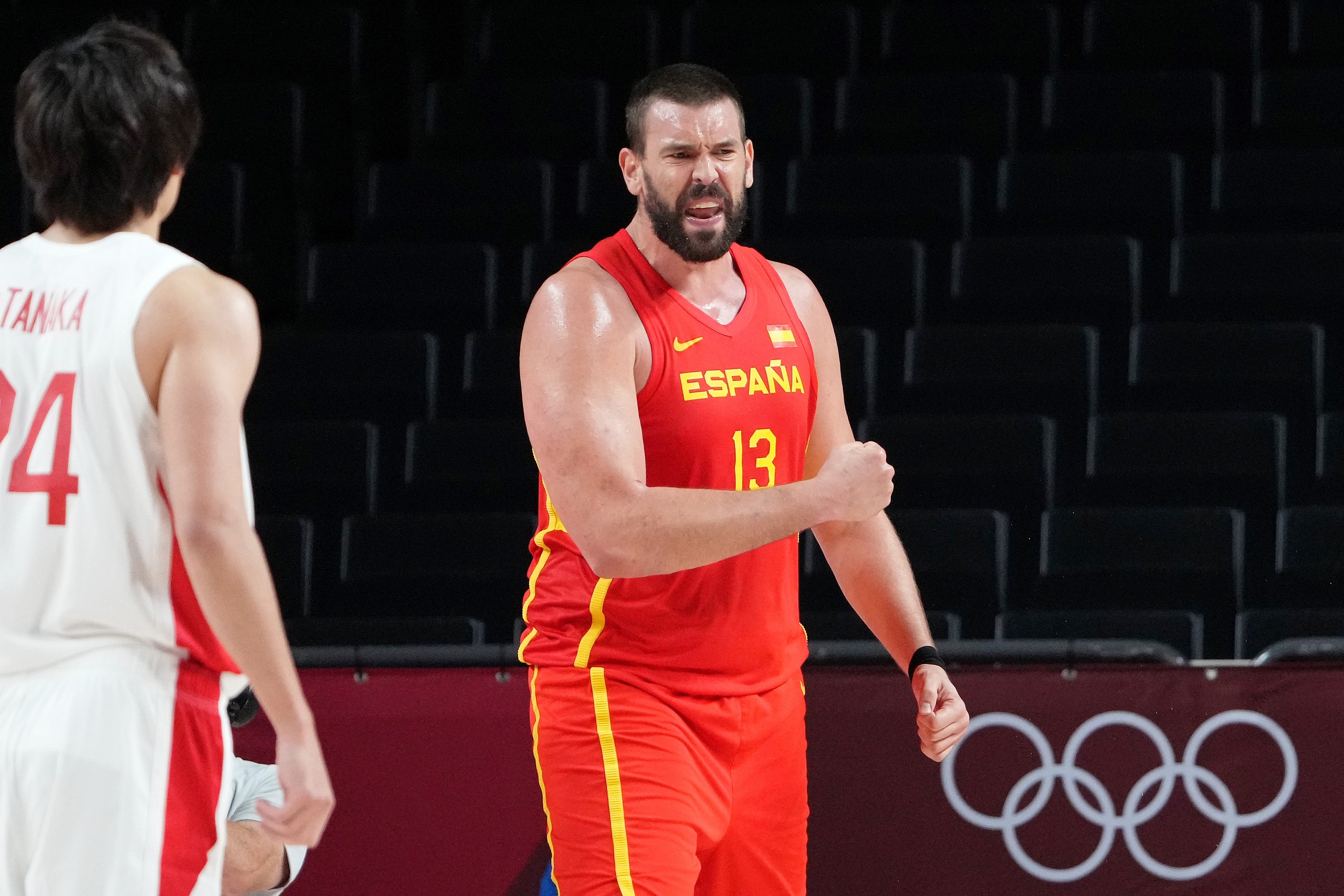 Olympics: Basketball-Men Group C - JPN-ESP