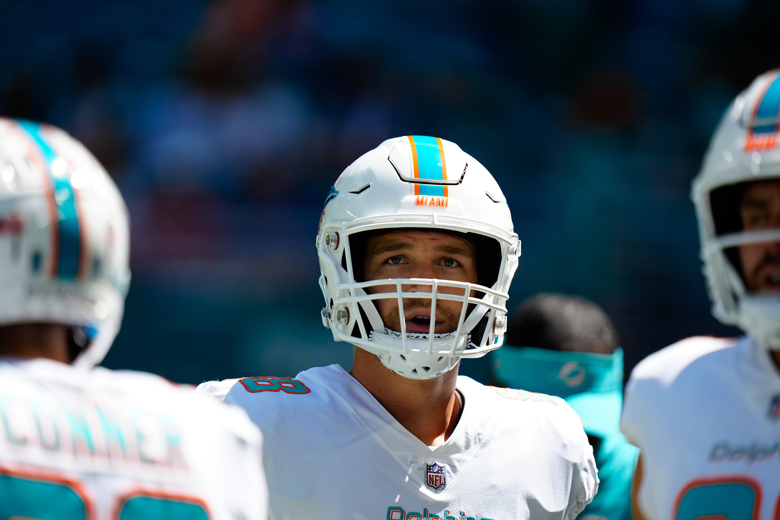 miami dolphins trade mike gesicki