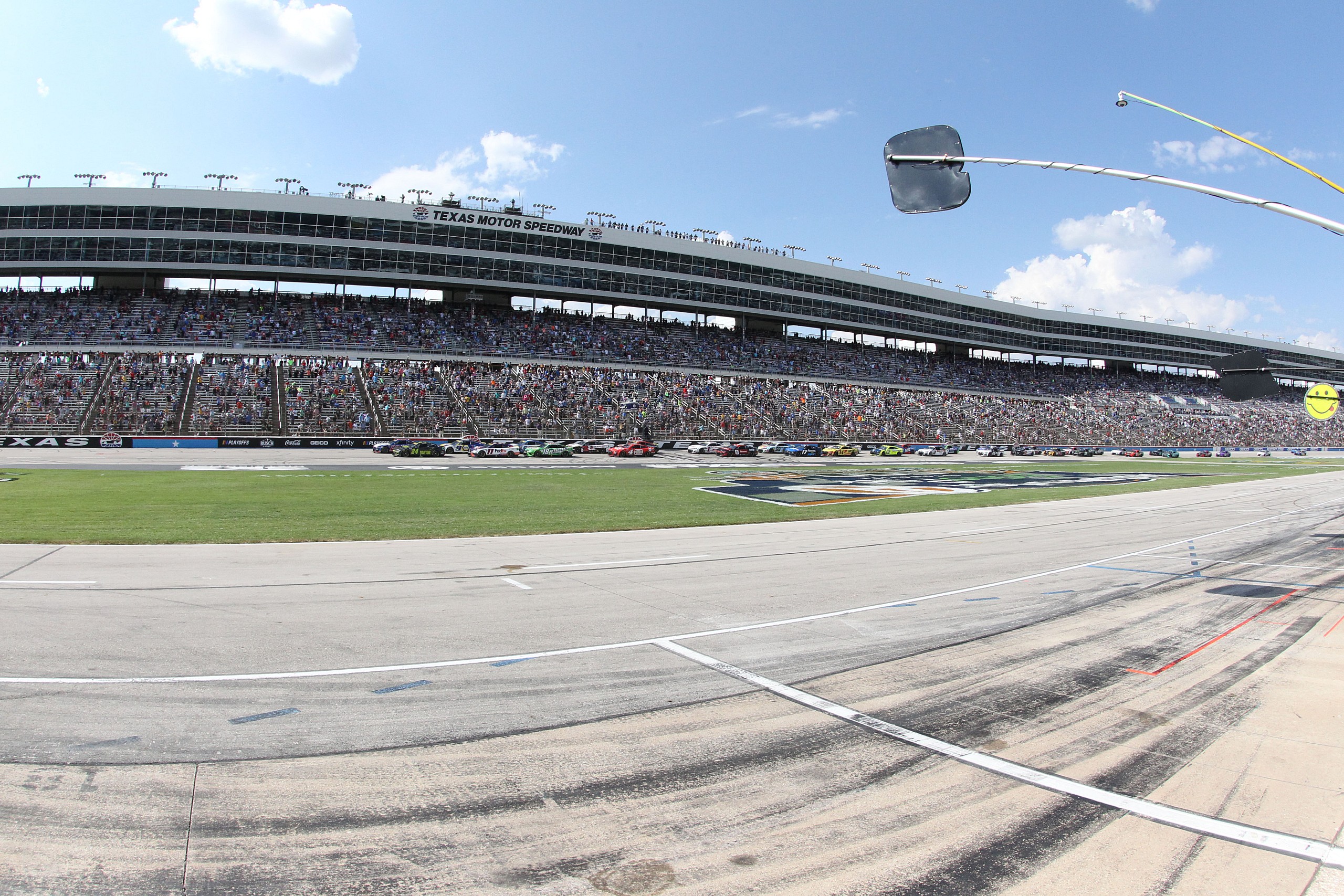 NASCAR: Autotrader EchoPark Automotive 500