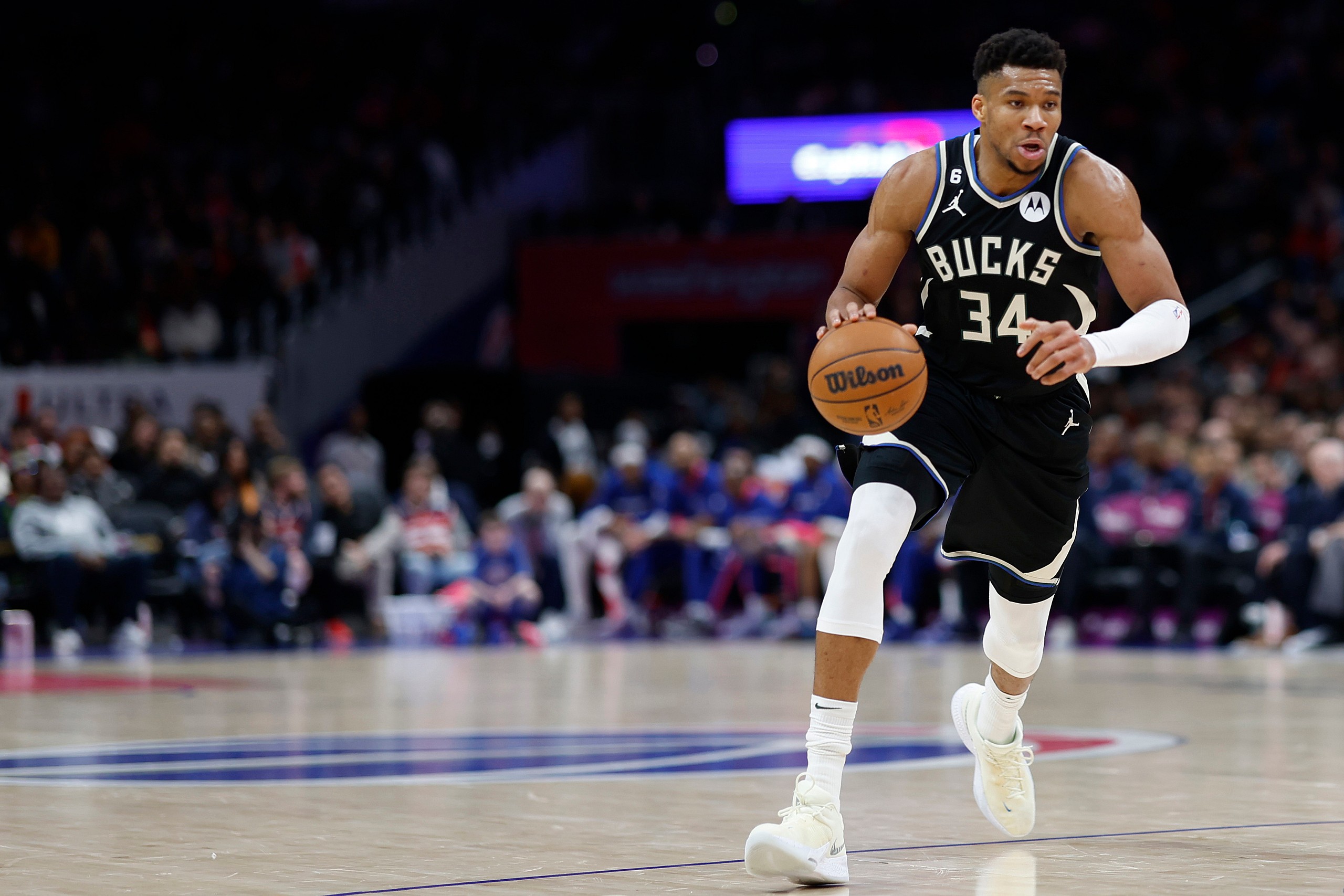 giannis antetokounmpo, milwaukee bucks