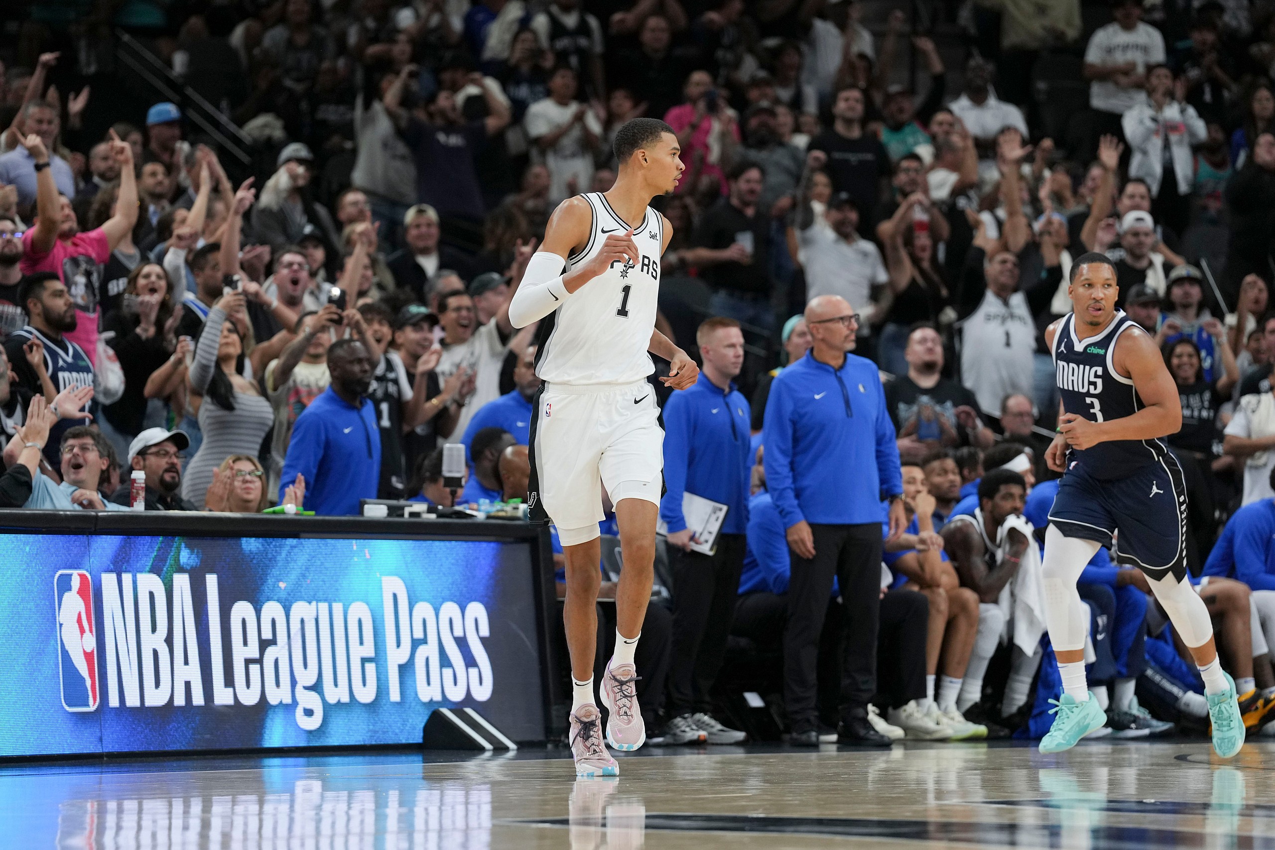 NBA: Dallas Mavericks at San Antonio Spurs
