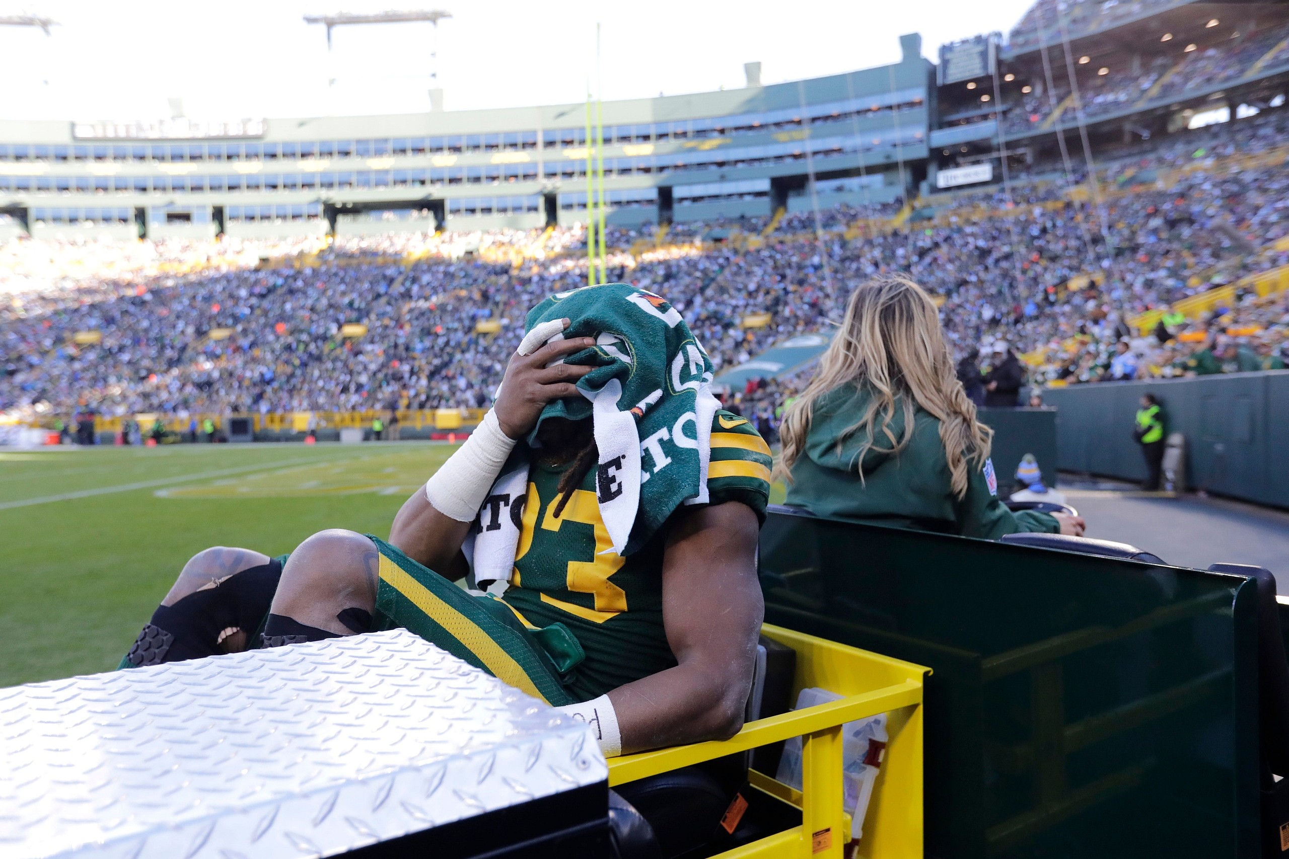 nfl injury report: aaron jones