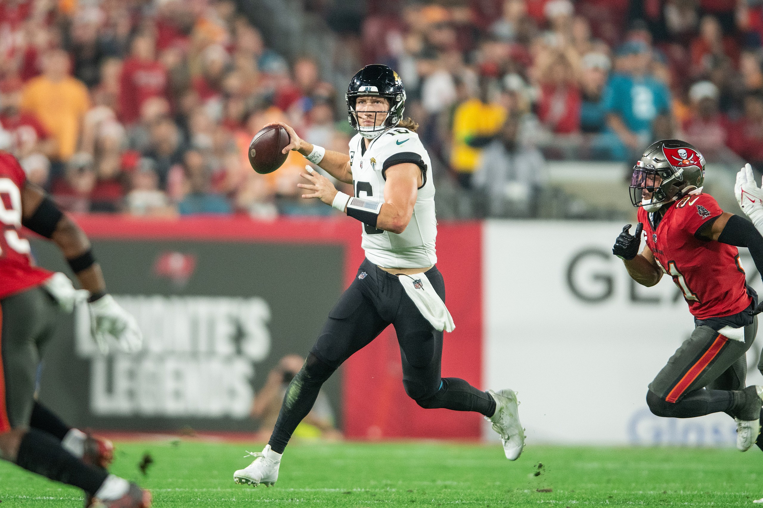 2024 nfl questions: trevor lawrence contract