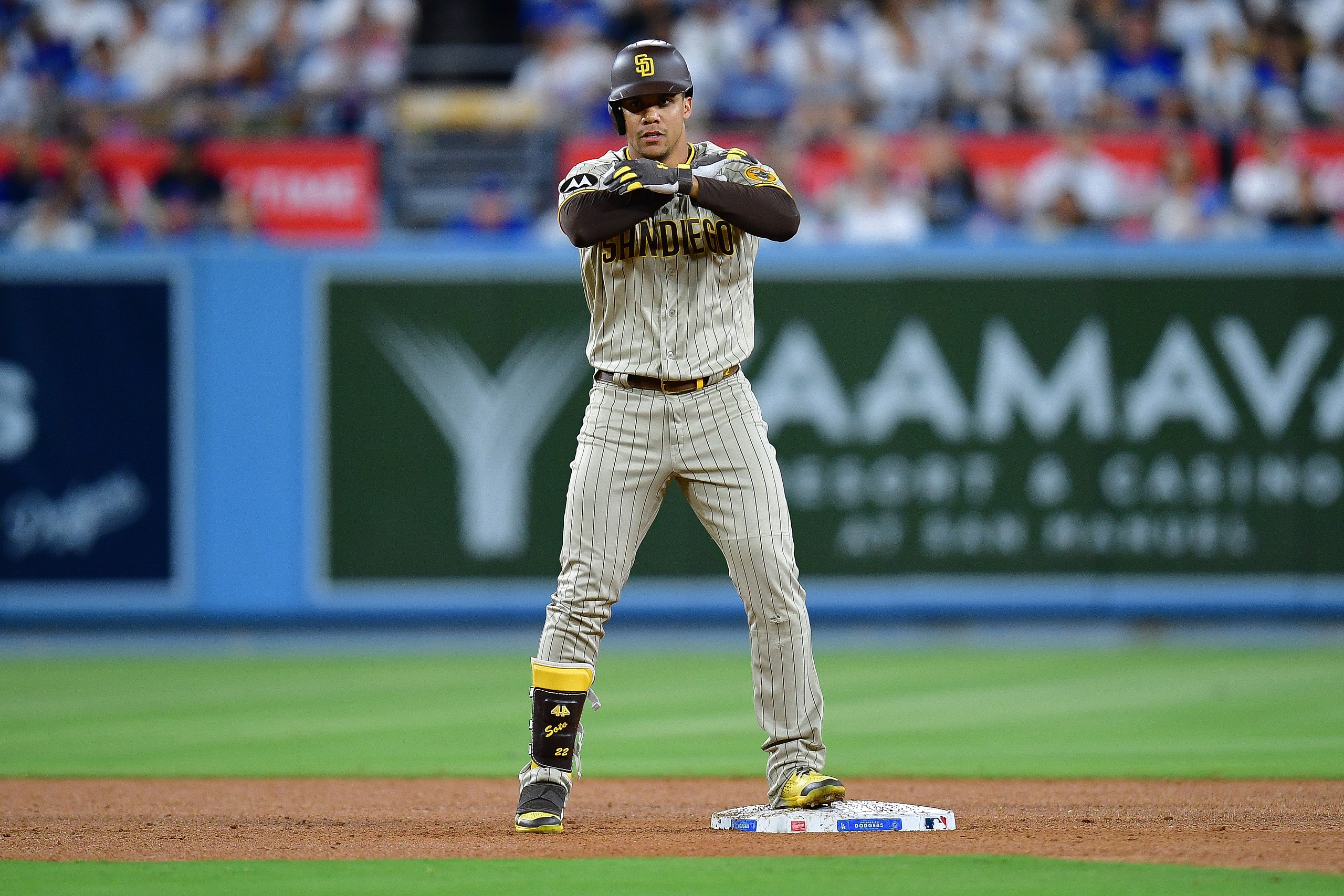 los angeles dodgers trade for juan soto