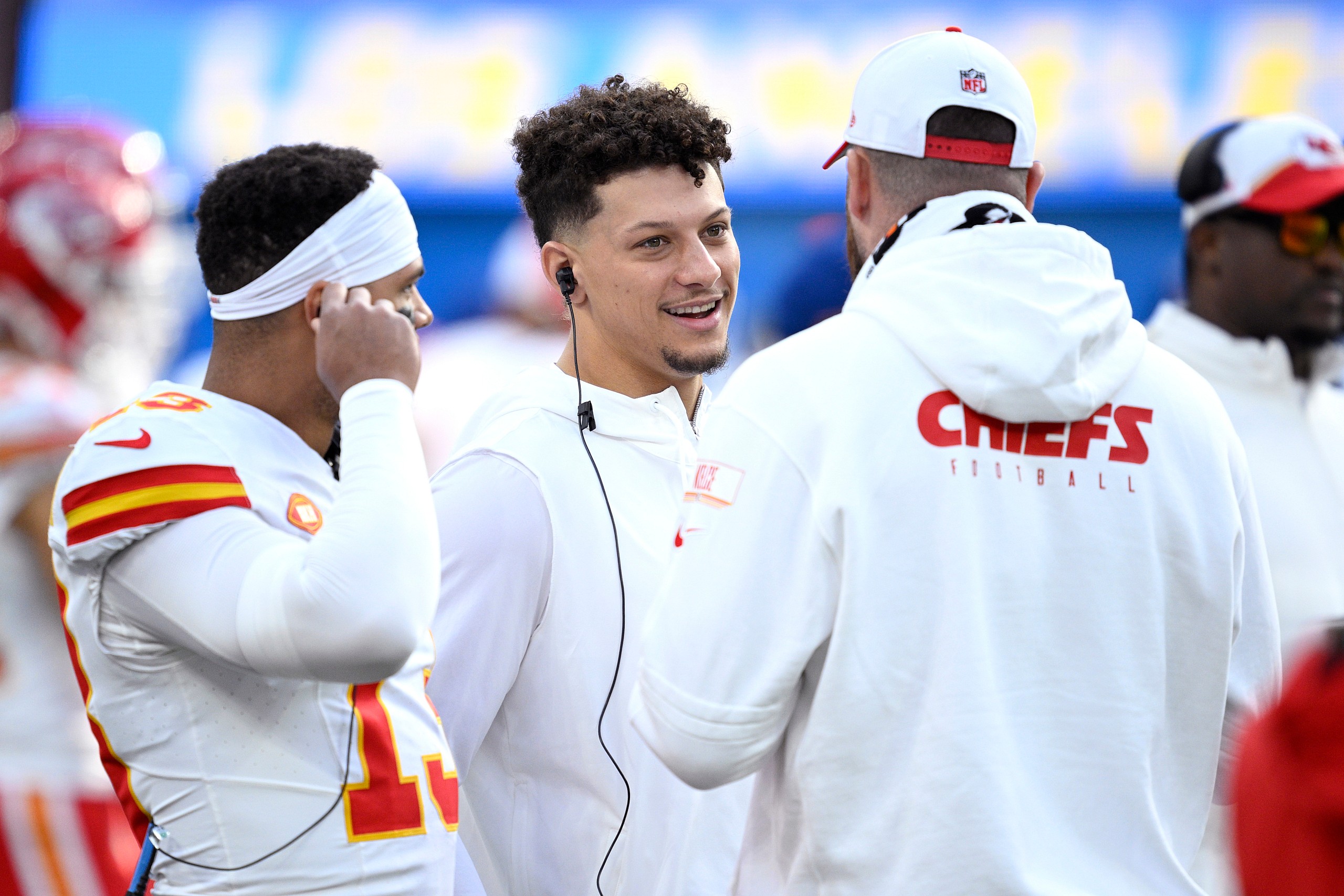nfl wild card predictions: kansas city chiefs, miami dolphins